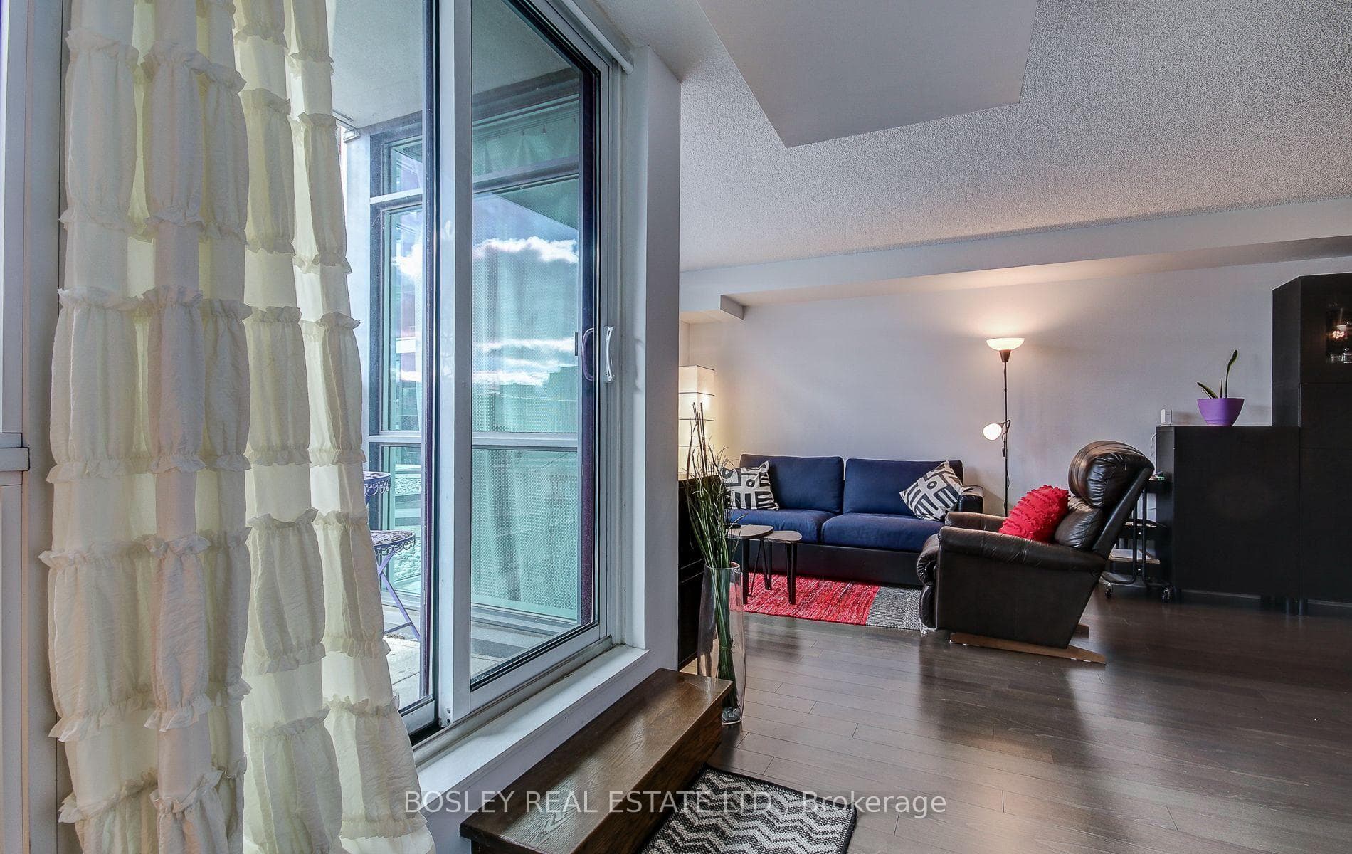 1171 Queen Street Unit 412 photo 17