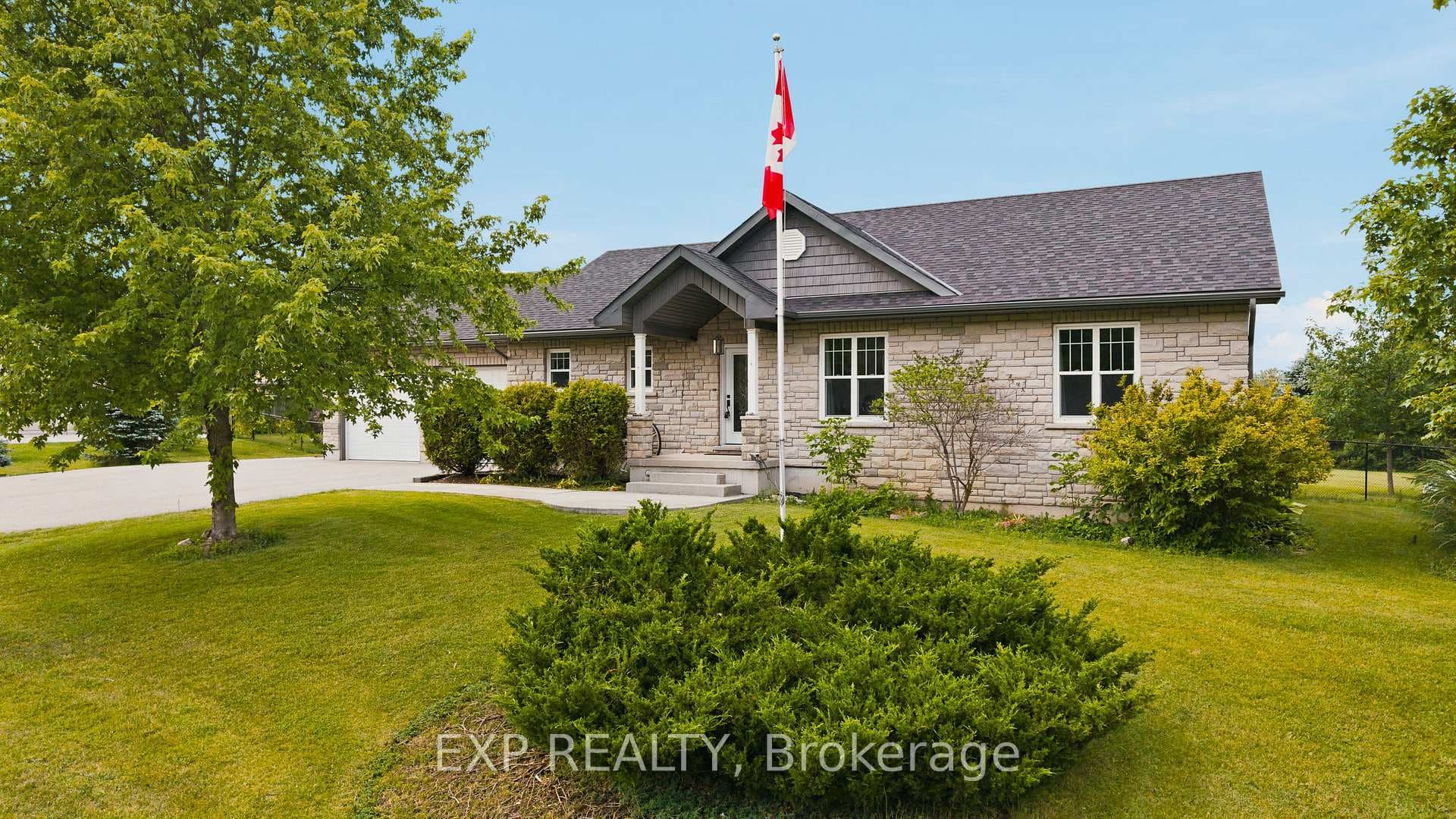 14 Regency Drive photo 32