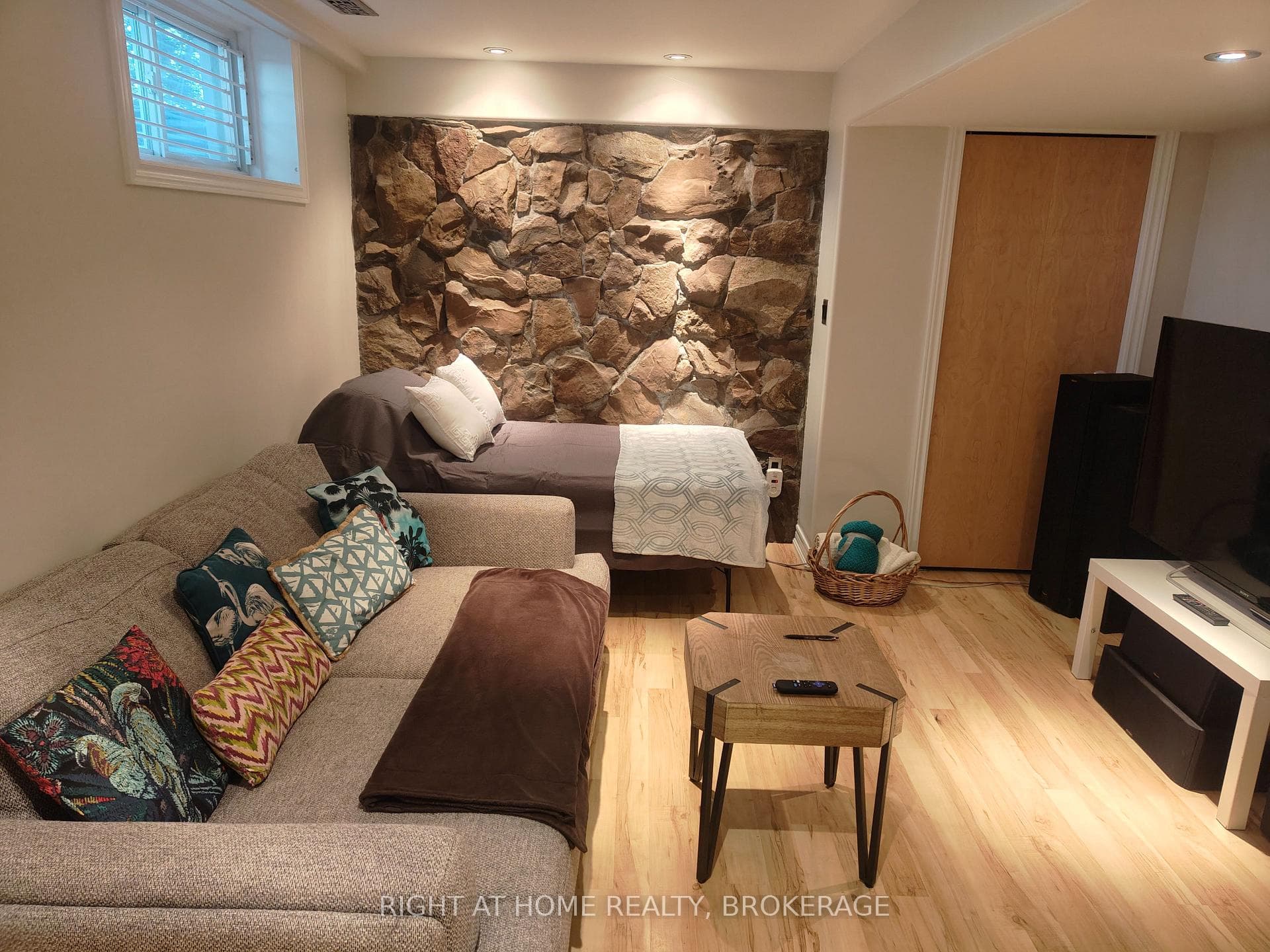 22 Ursula Avenue photo 38