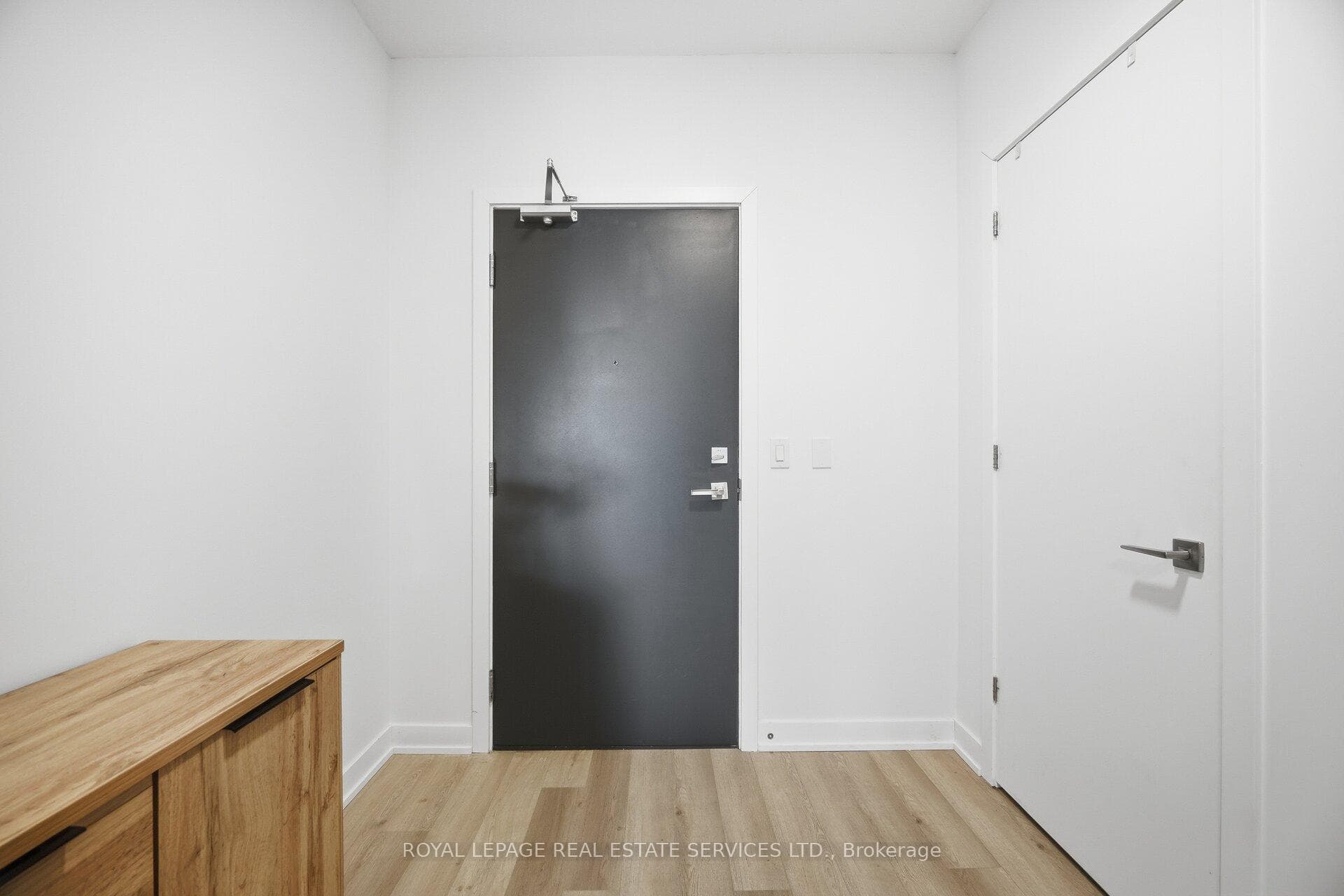 840 St Clair Avenue Unit 406 photo 5