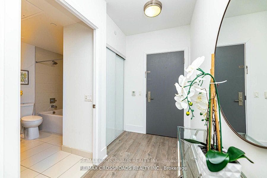 55 Merchants' Wharf Way Unit 531 photo 4