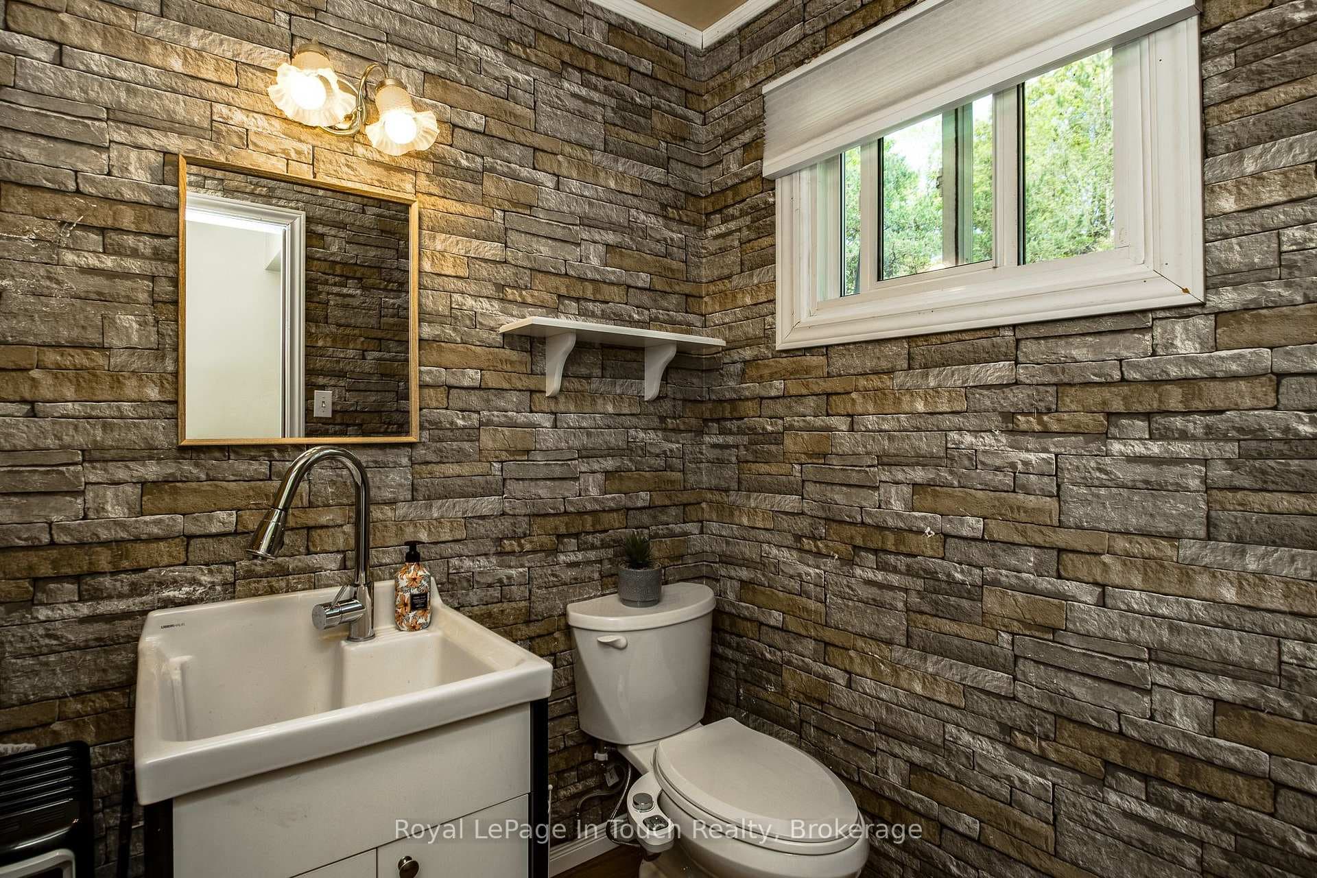 477 Murray Road photo 11