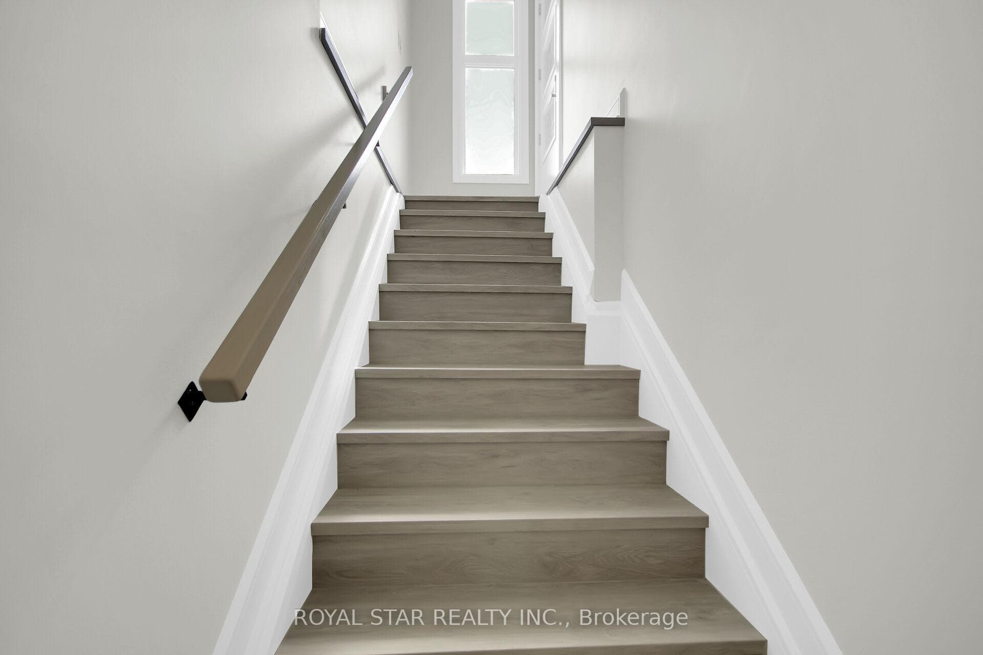 551 Mutual Street photo 35