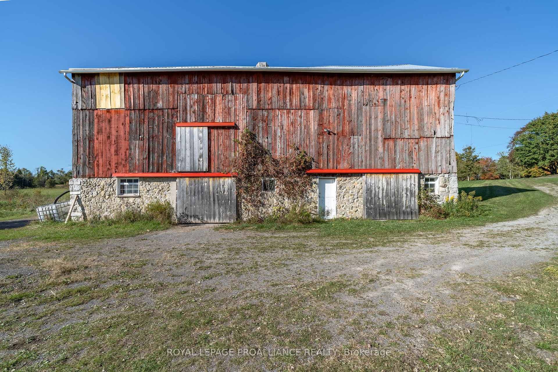 162 Leslie Road photo 33