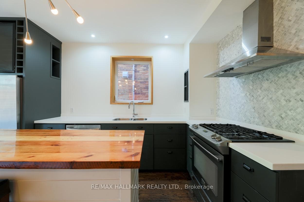 239 Bain Avenue photo 11