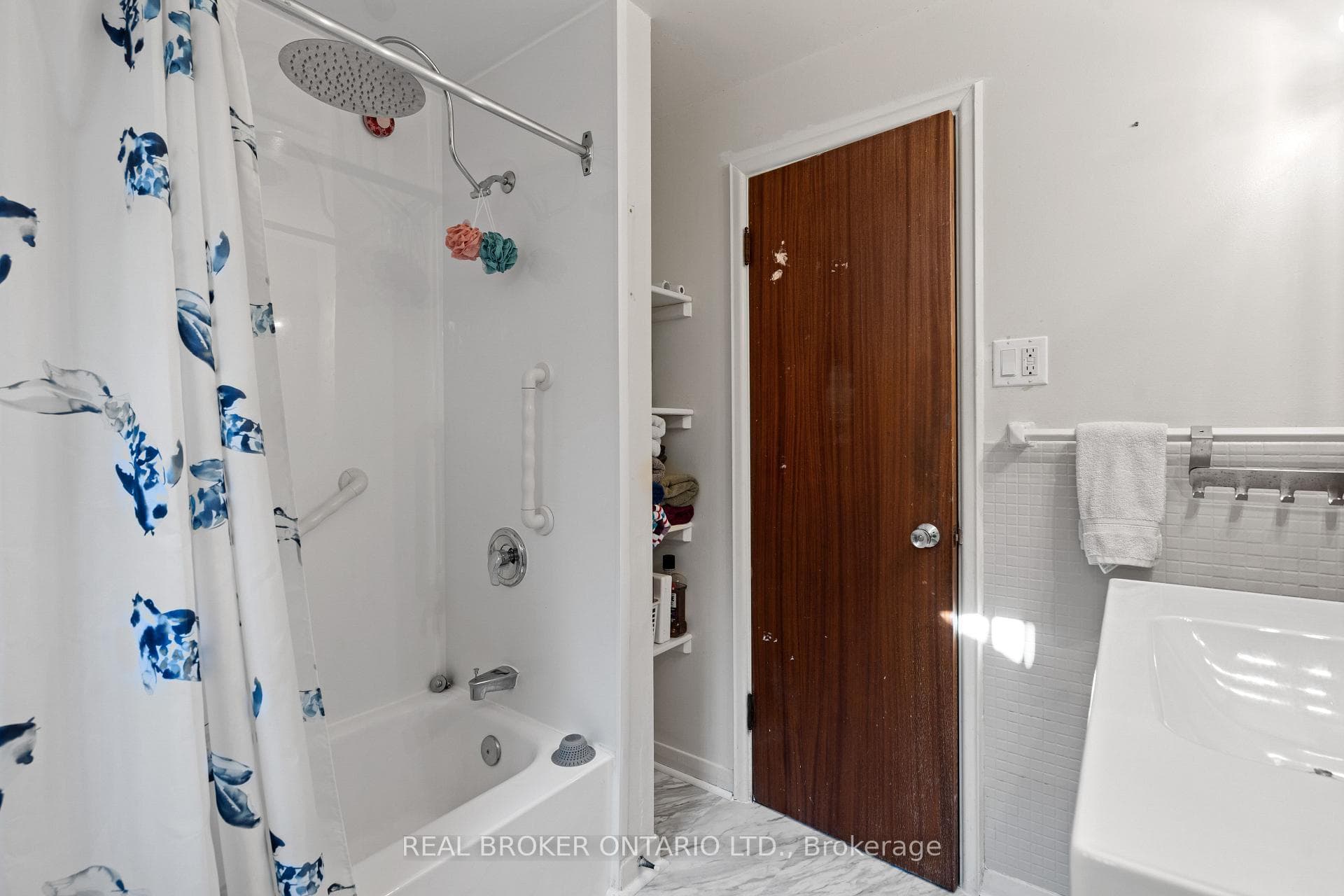 1229 Cobden Road photo 20
