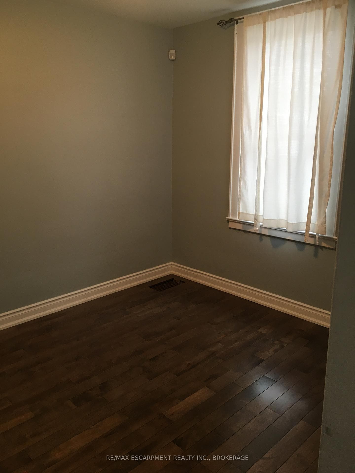 18 MERCHISON Avenue photo 16