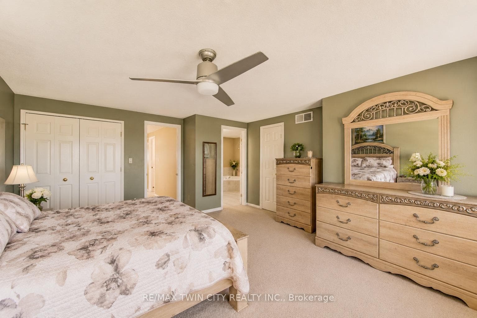 913 COPPER LEAF Crescent photo 26