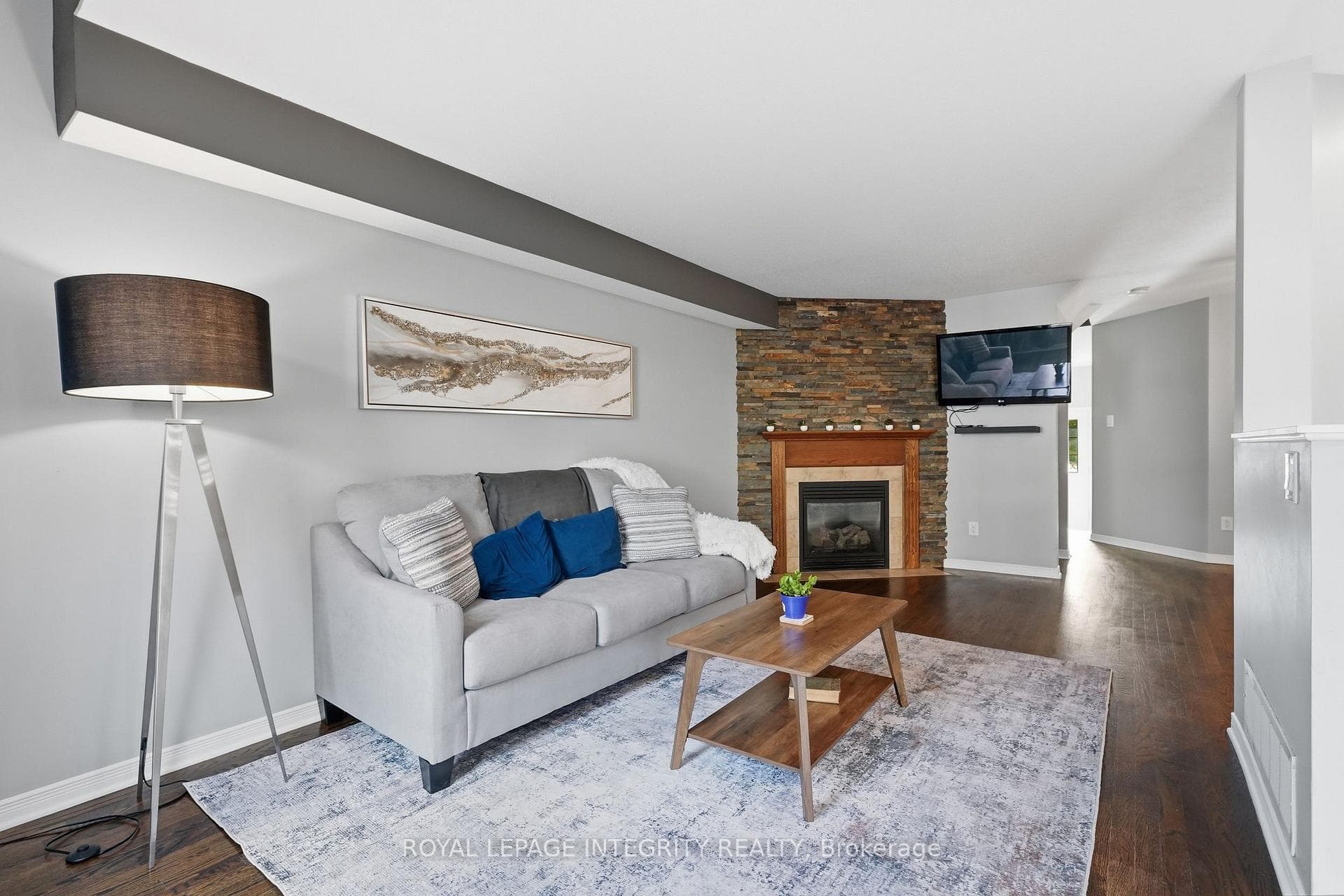 300 Rolling Meadow Crescent photo 10