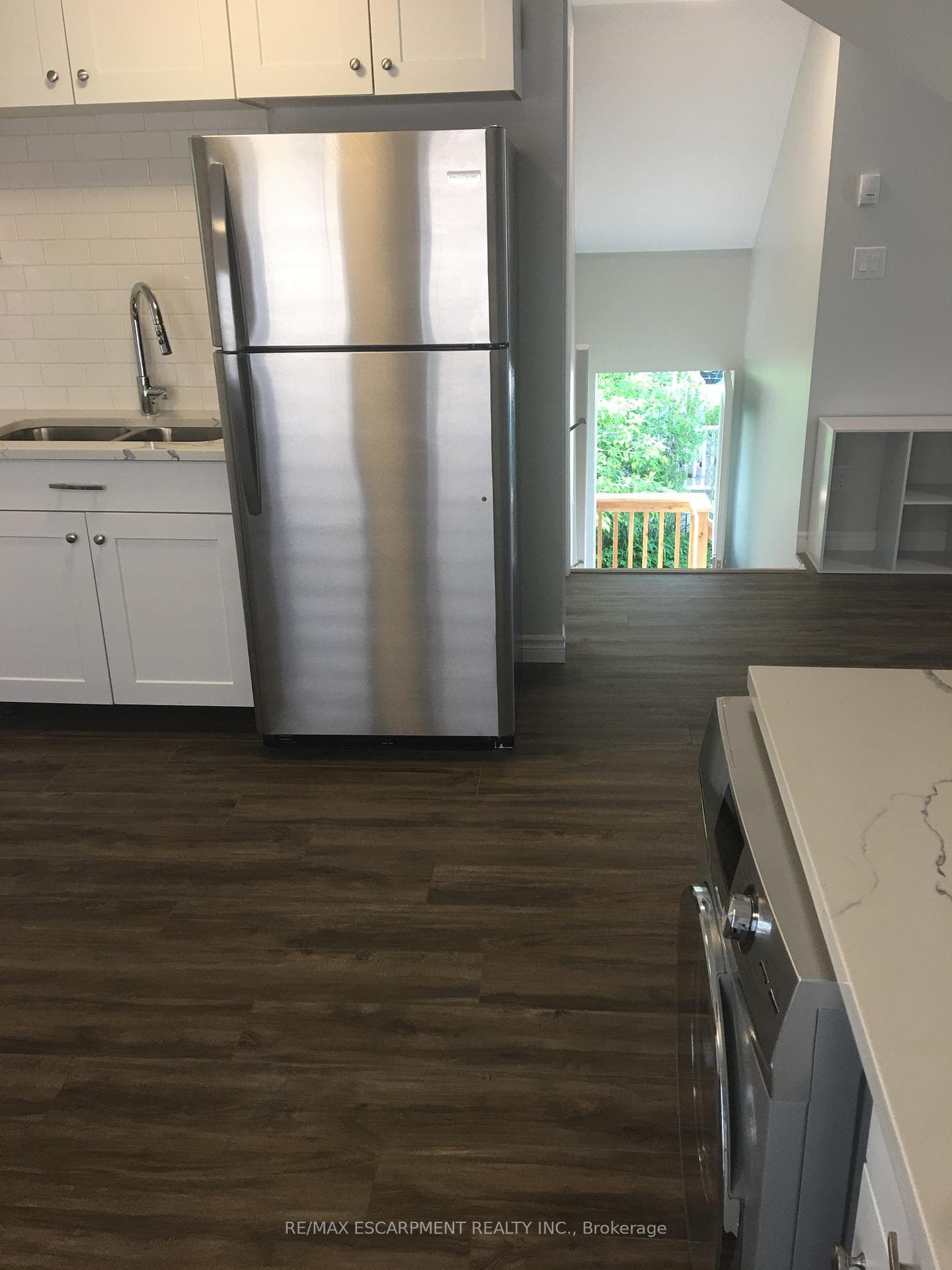 109 Waterloo Street Unit 2 photo 2