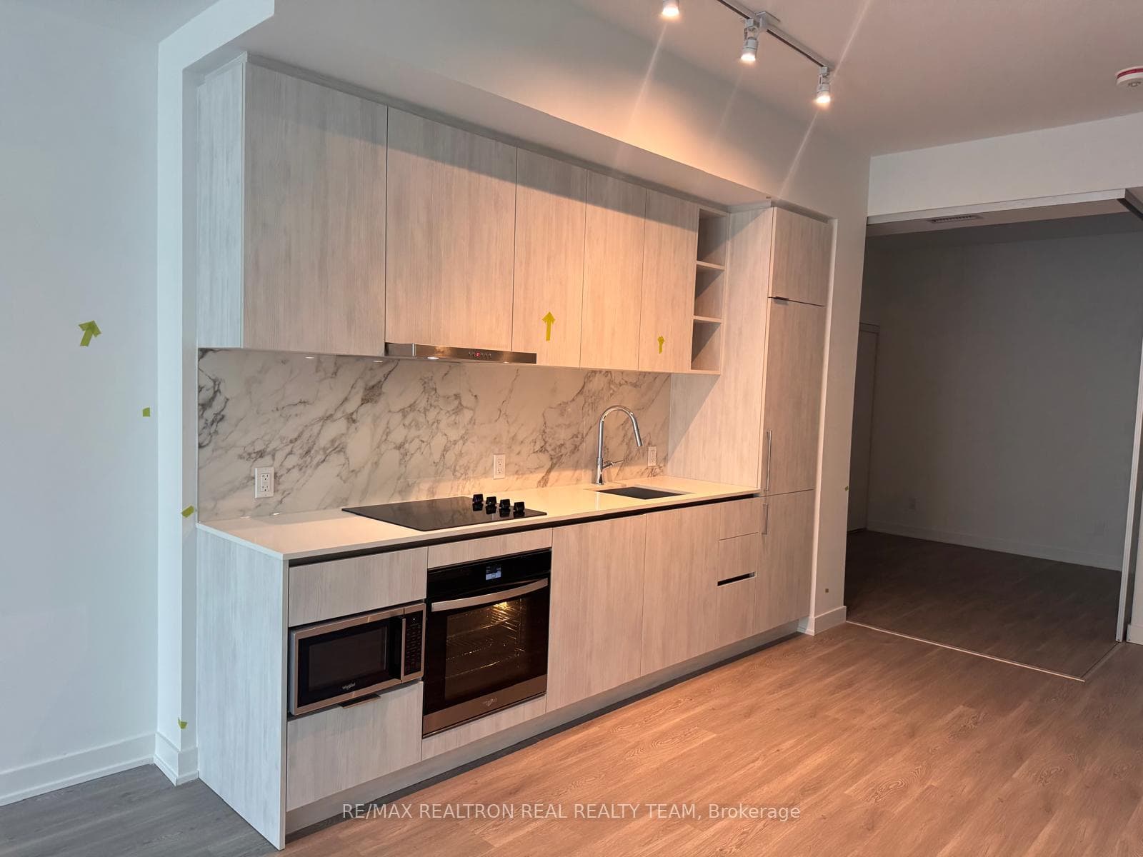 8 Wellesley Street Unit 607 photo 4