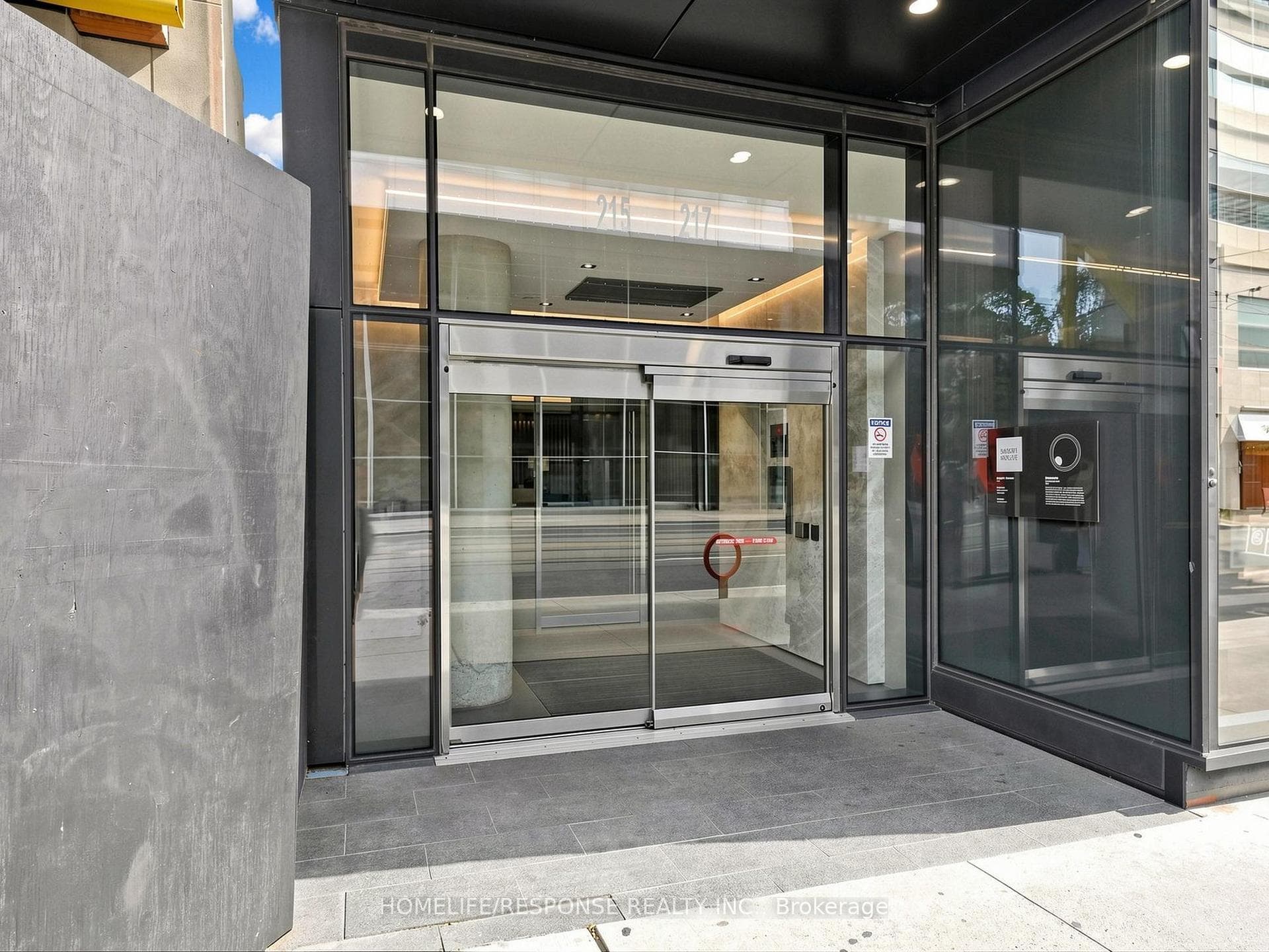 215 QUEEN Street Unit 225 photo 6