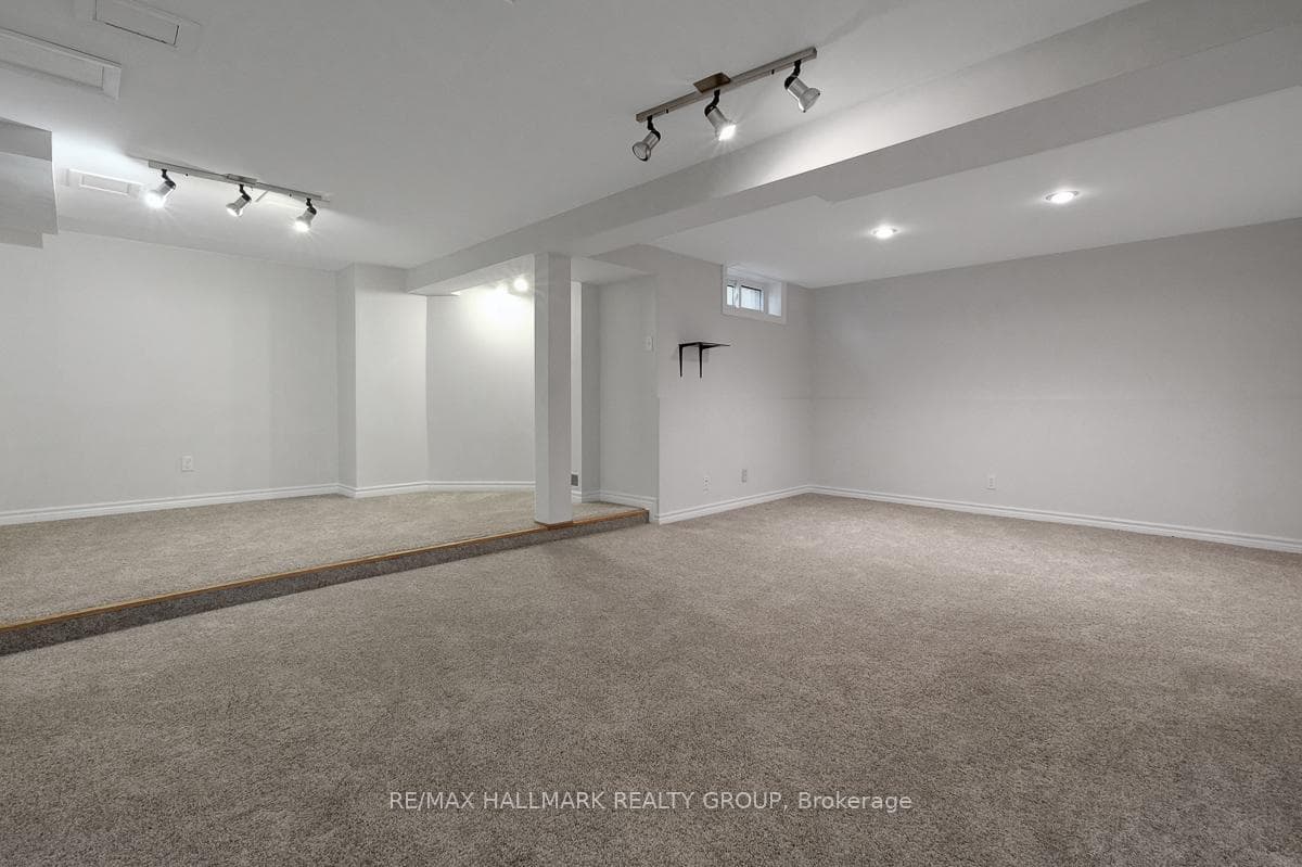 126 Dossetter Way photo 44