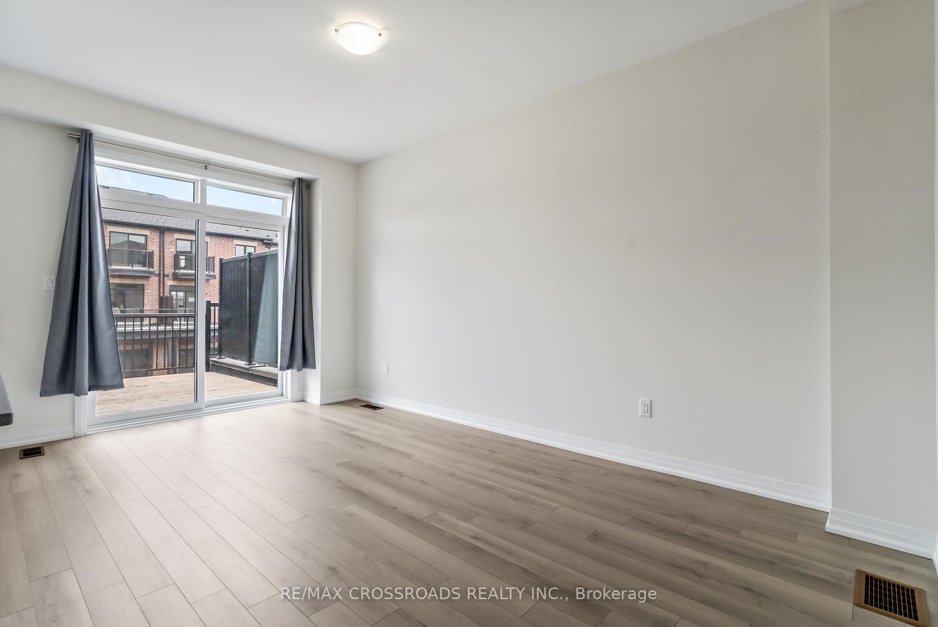 2731 Peter Matthews Drive photo 14