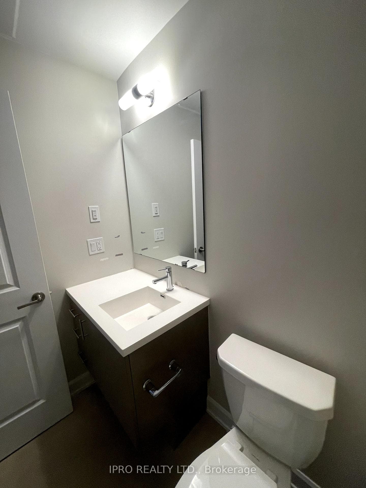 3200 William Coltson Avenue Unit 604 photo 32