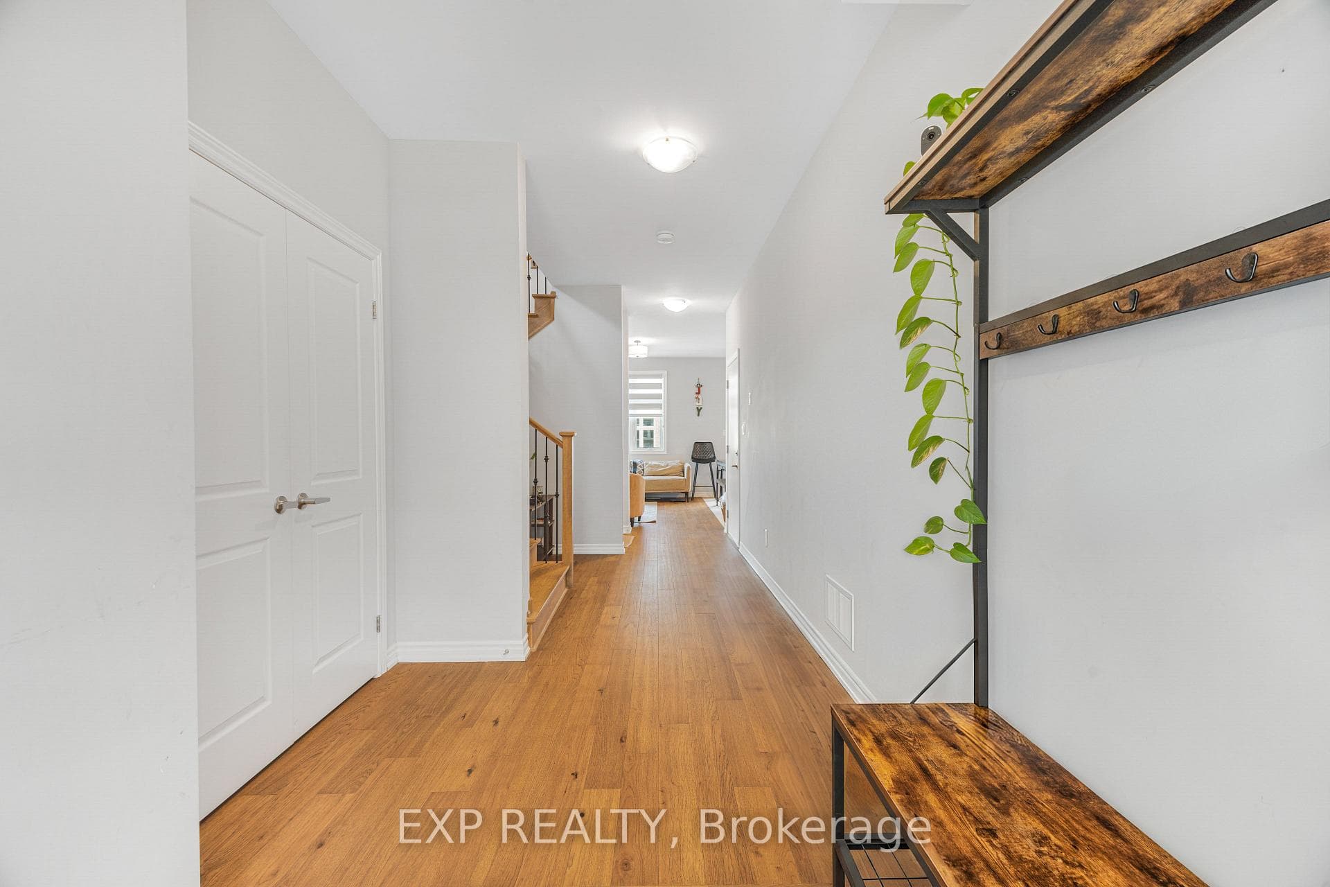 5672 Dorchester Road Unit 28 photo 6