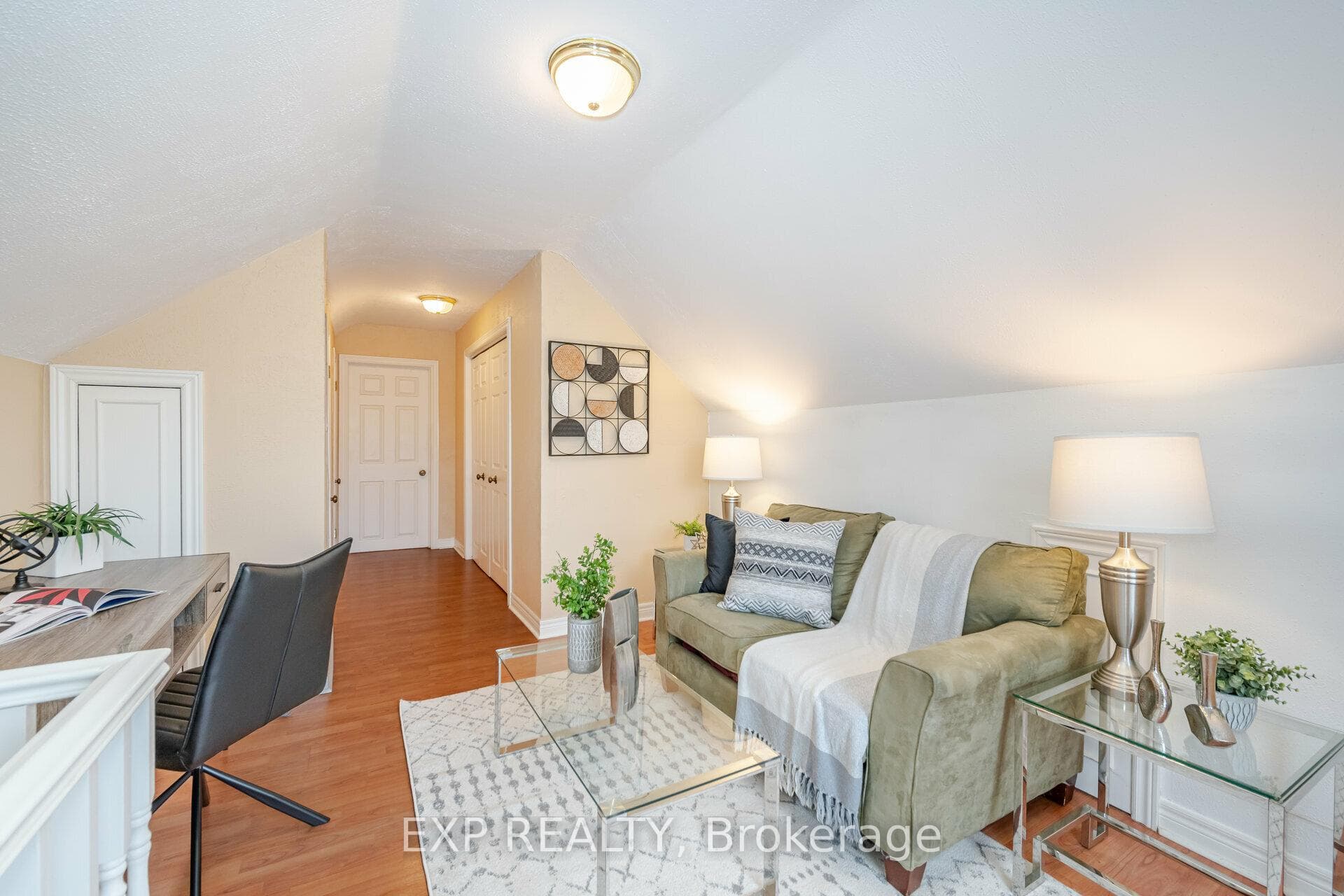 242 Aileen Avenue photo 15