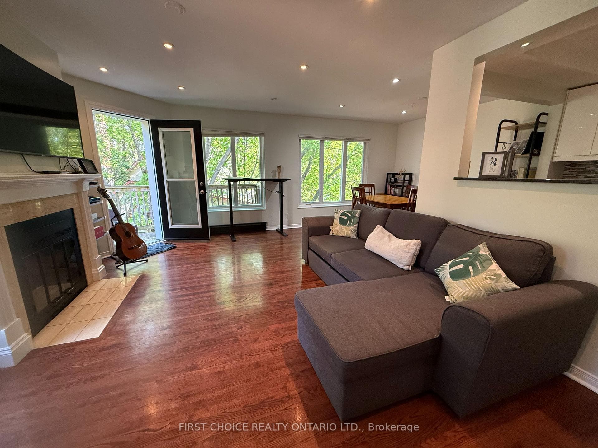 130 Greenfield Avenue Unit C photo 8