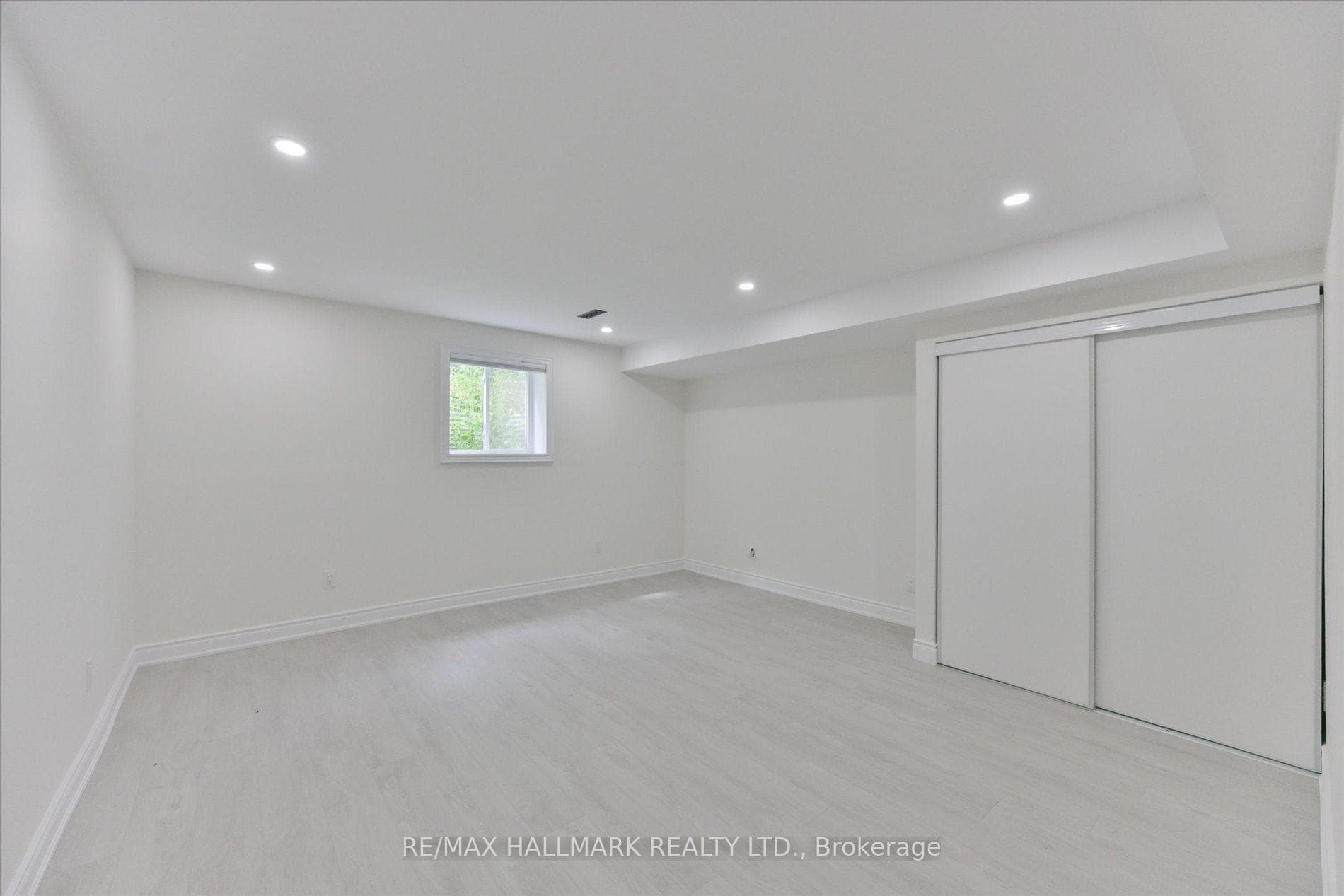 13918 Leslie Street photo 31