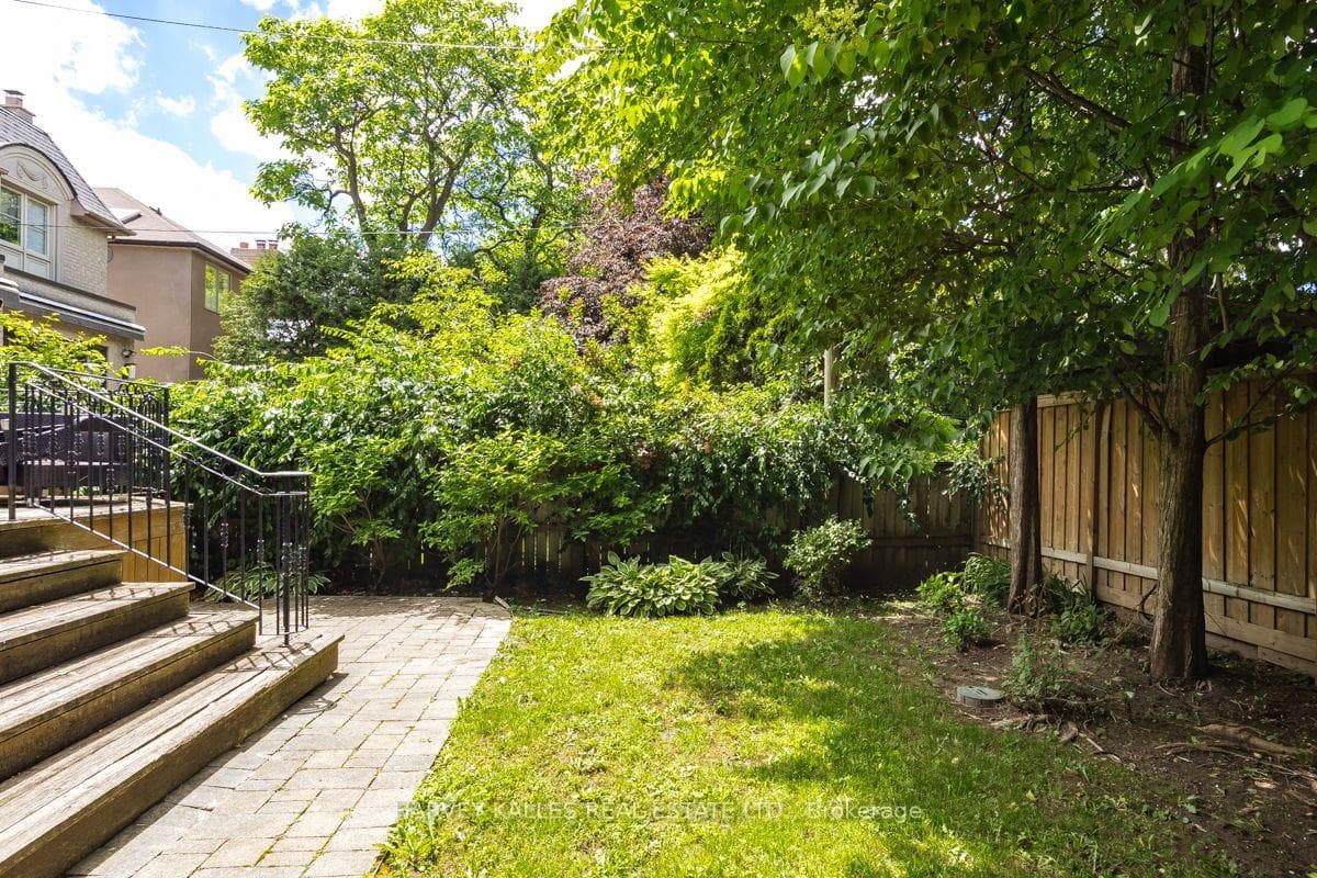 562 Bedford Park Avenue photo 41