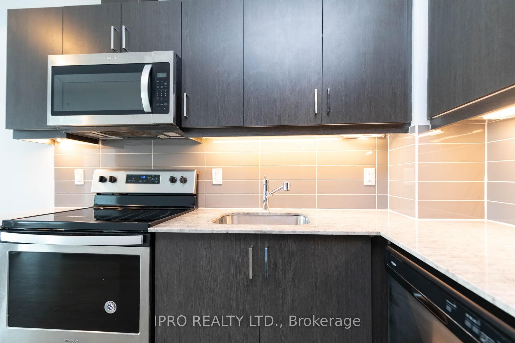 1486 Bathurst Street Unit 1104 photo 16