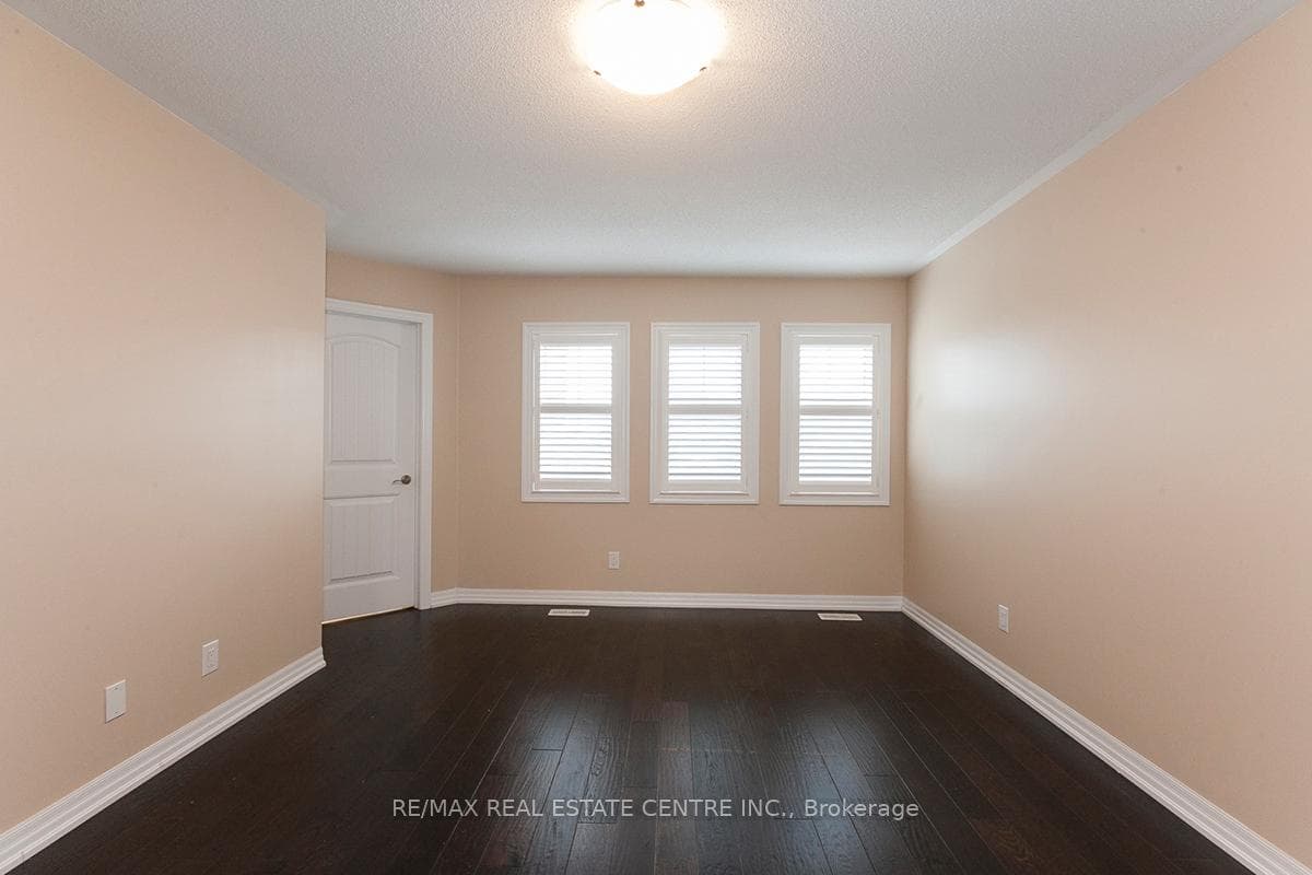 83 Hanson Crescent photo 12
