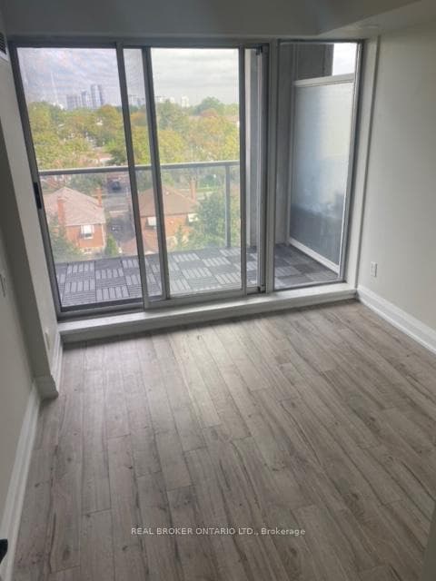 1040 The Queensway N/A Unit 501 photo 8