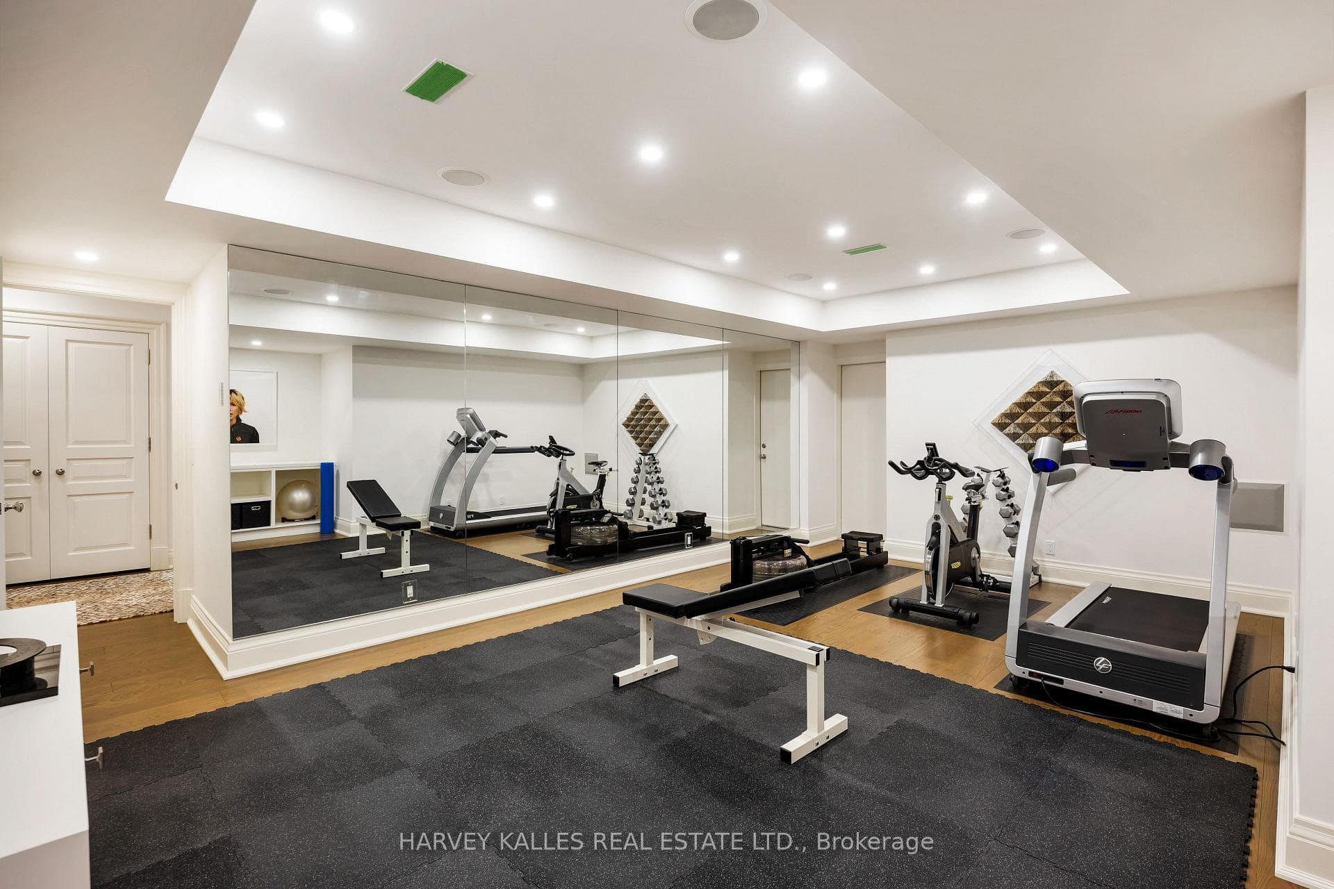 297 Russell Hill Road photo 37