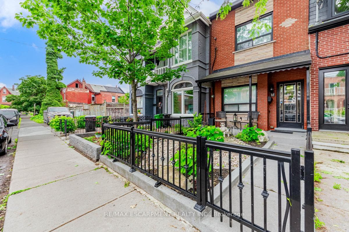 11 Alma Avenue photo 3
