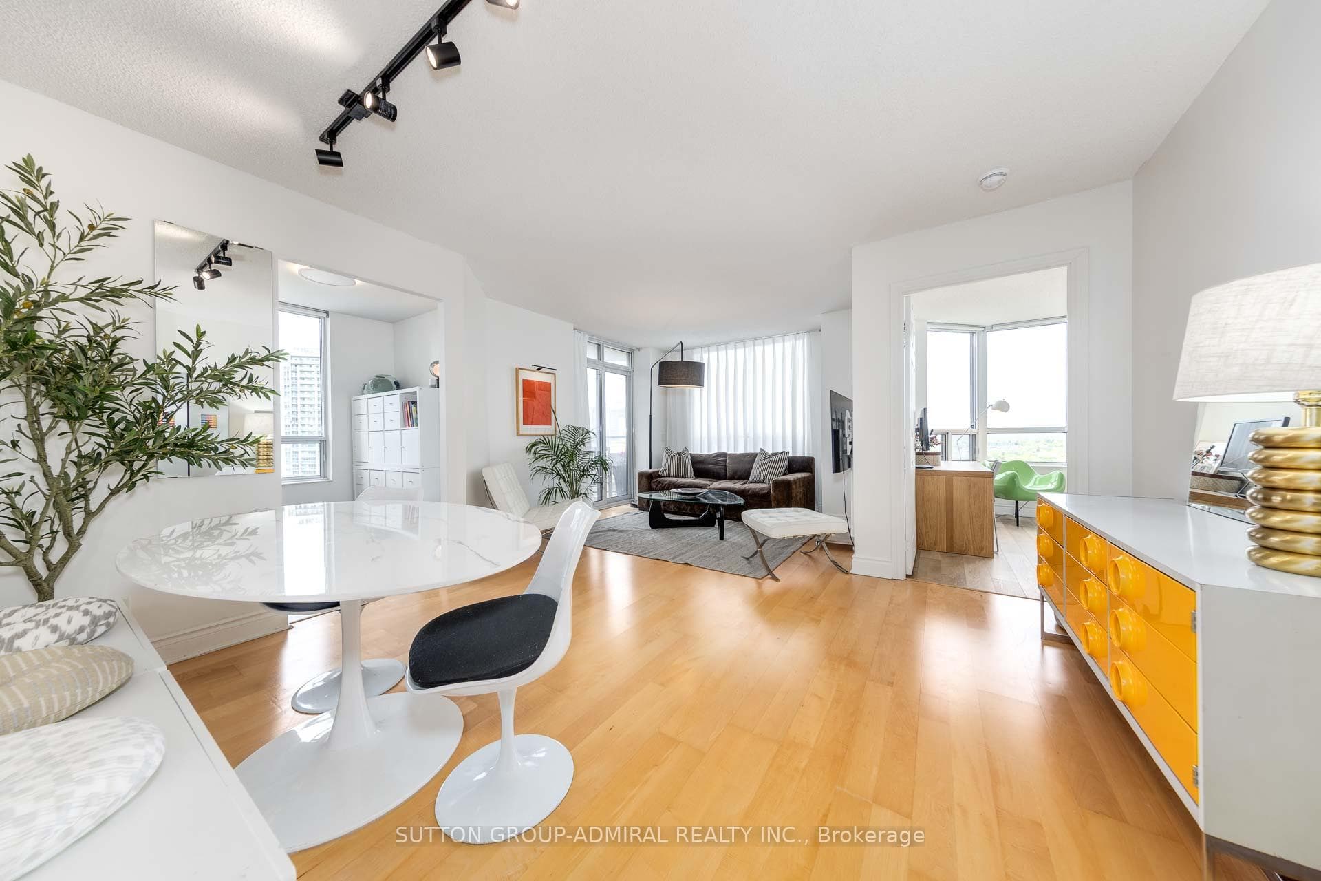 78 Harrison Garden Boulevard Unit 1502 photo 1