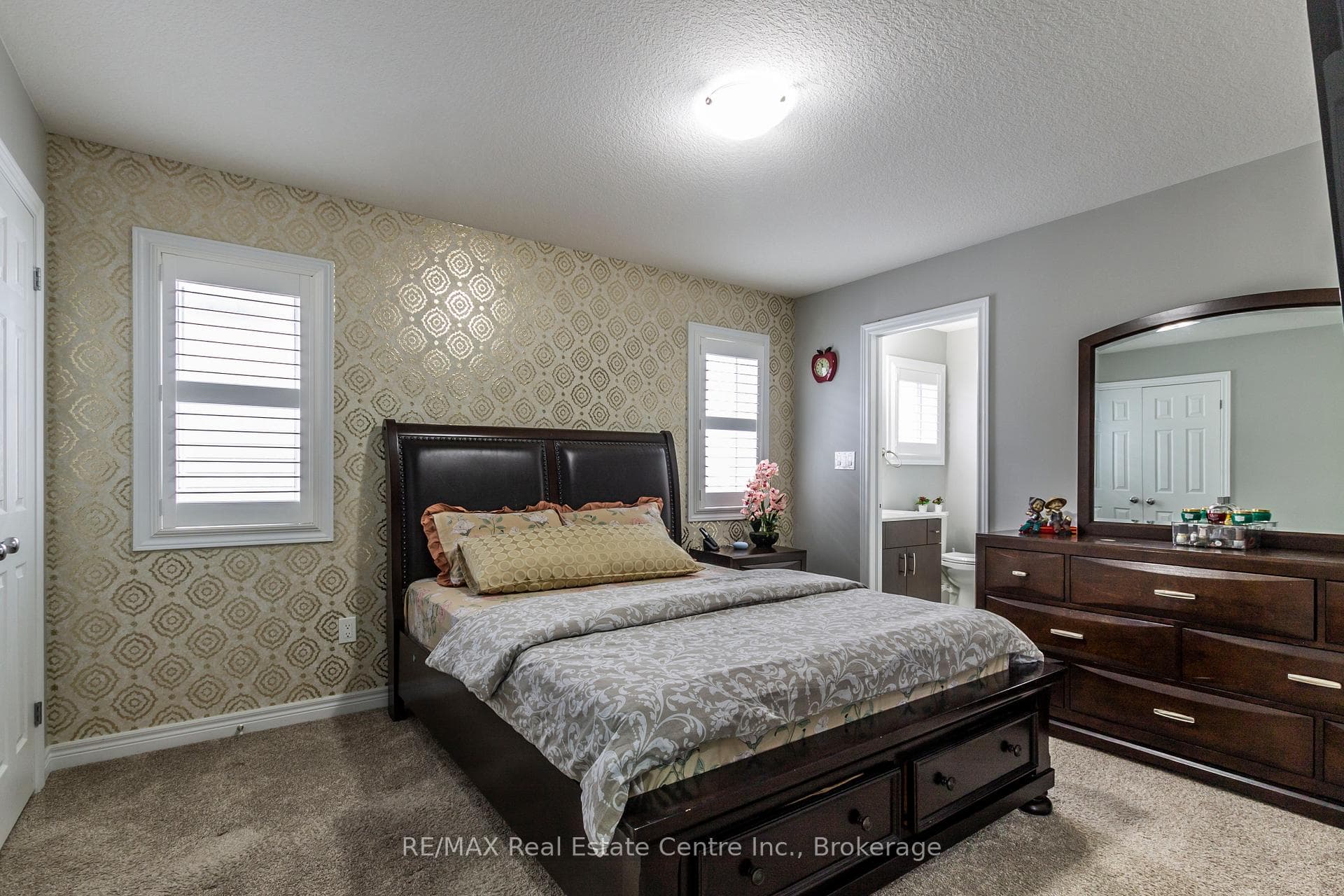 616 Florencedale Crescent photo 23