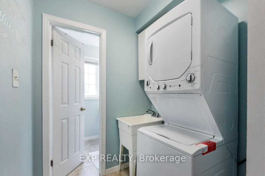 219 Baker Street photo 14