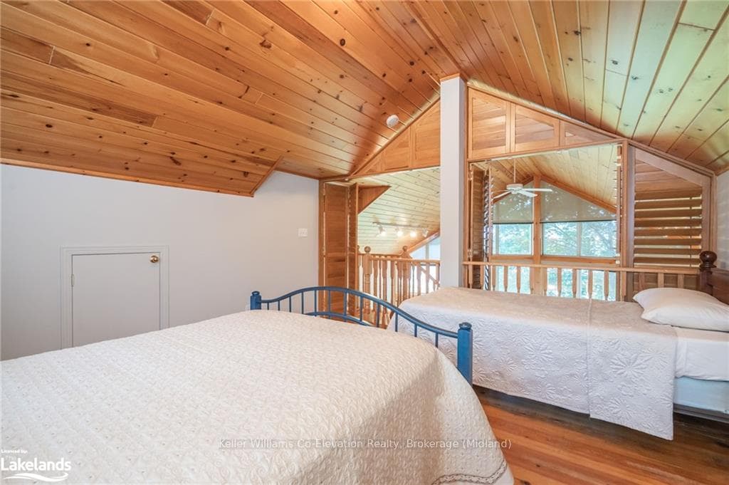 5418 PENETANGUISHENE Road photo 9