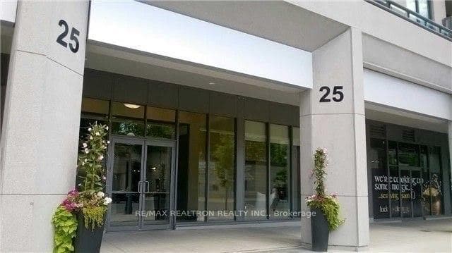25 Lower Simcoe Street Unit 1507 photo 3