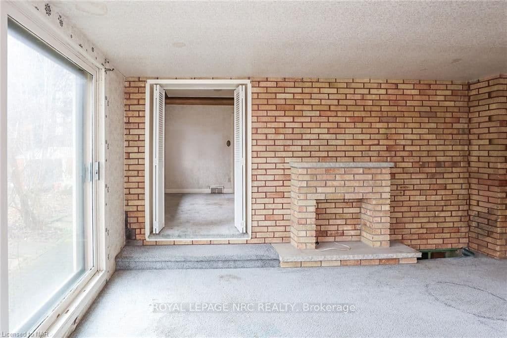 5723 MONTROSE Road photo 29