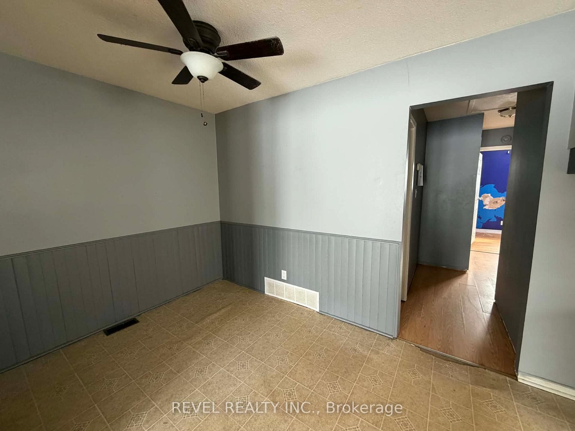 489 Couture Avenue photo 5