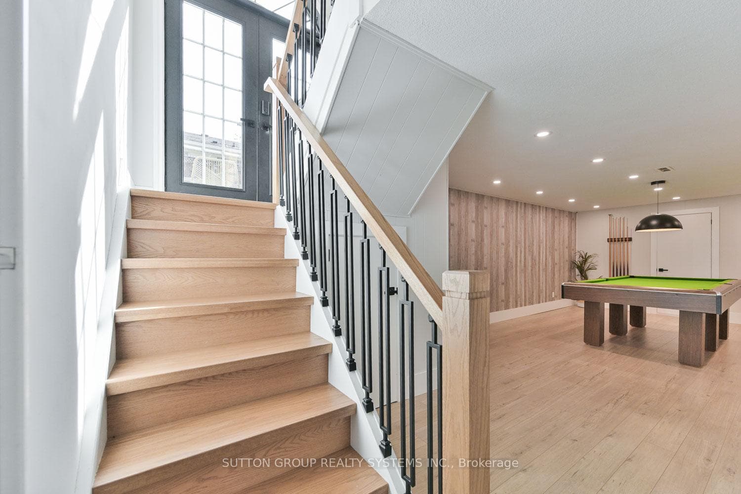 105 Crendon Drive photo 25