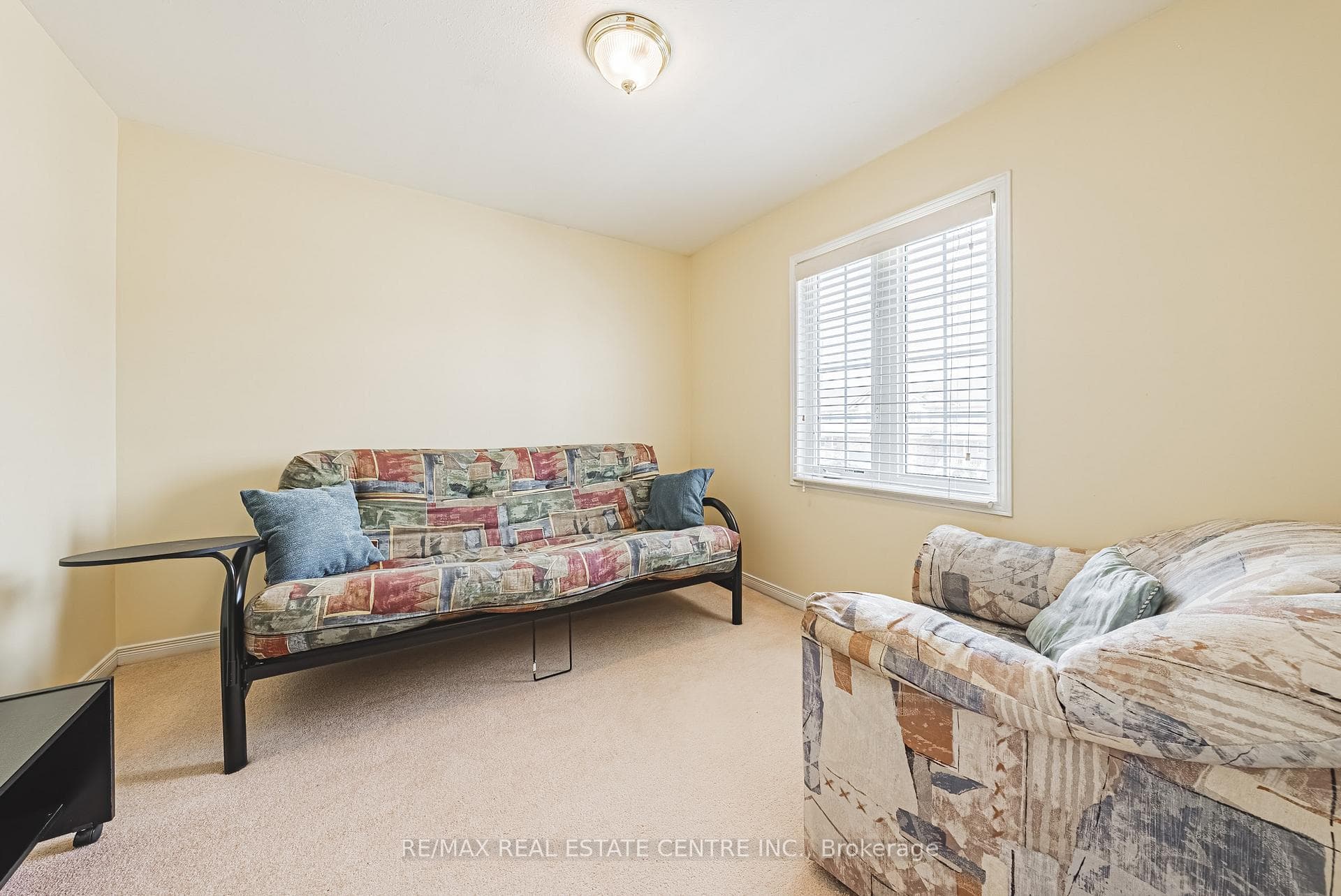 65 Foxglove Crescent photo 21
