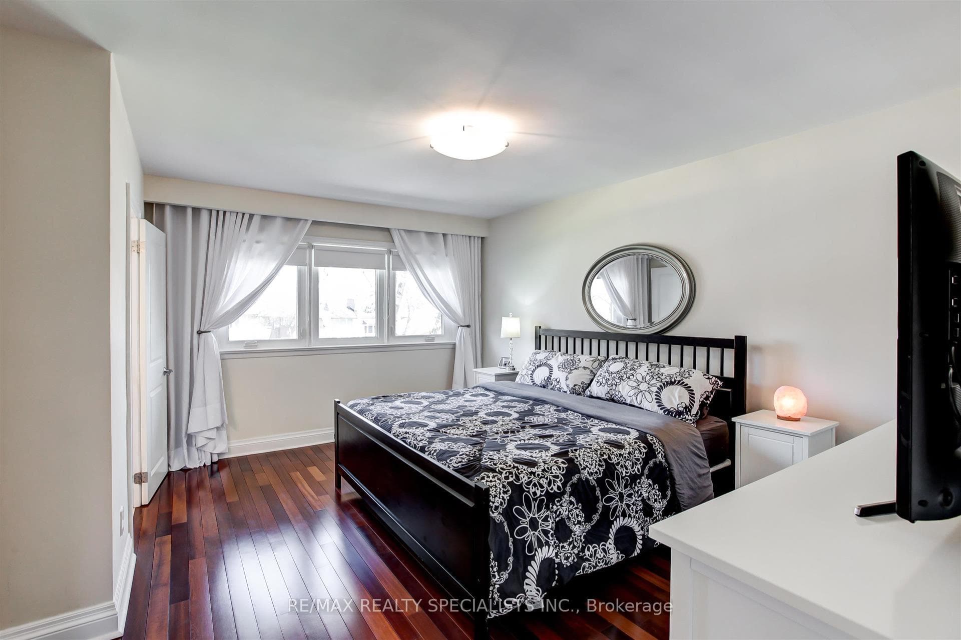 3166 The Credit Woodlands N/A photo 13