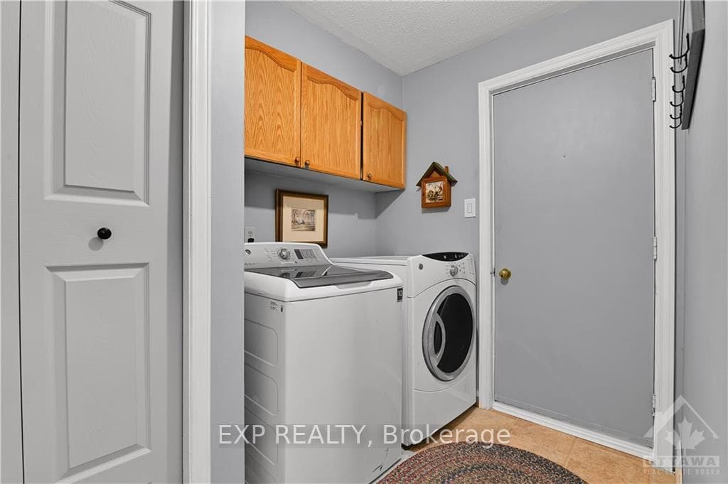 19 TOWNSEND Drive photo 13