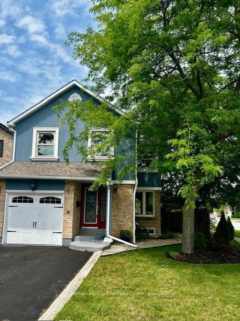 395 Maidstone Crescent photo 4