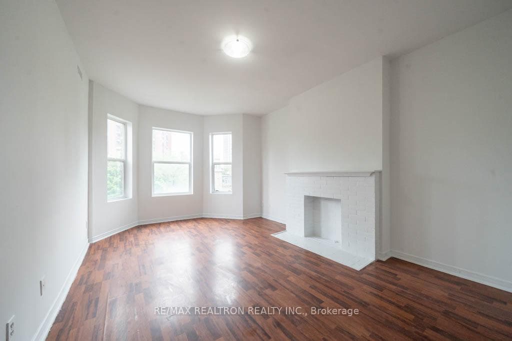 414 Jarvis Street Unit PH02 photo 3