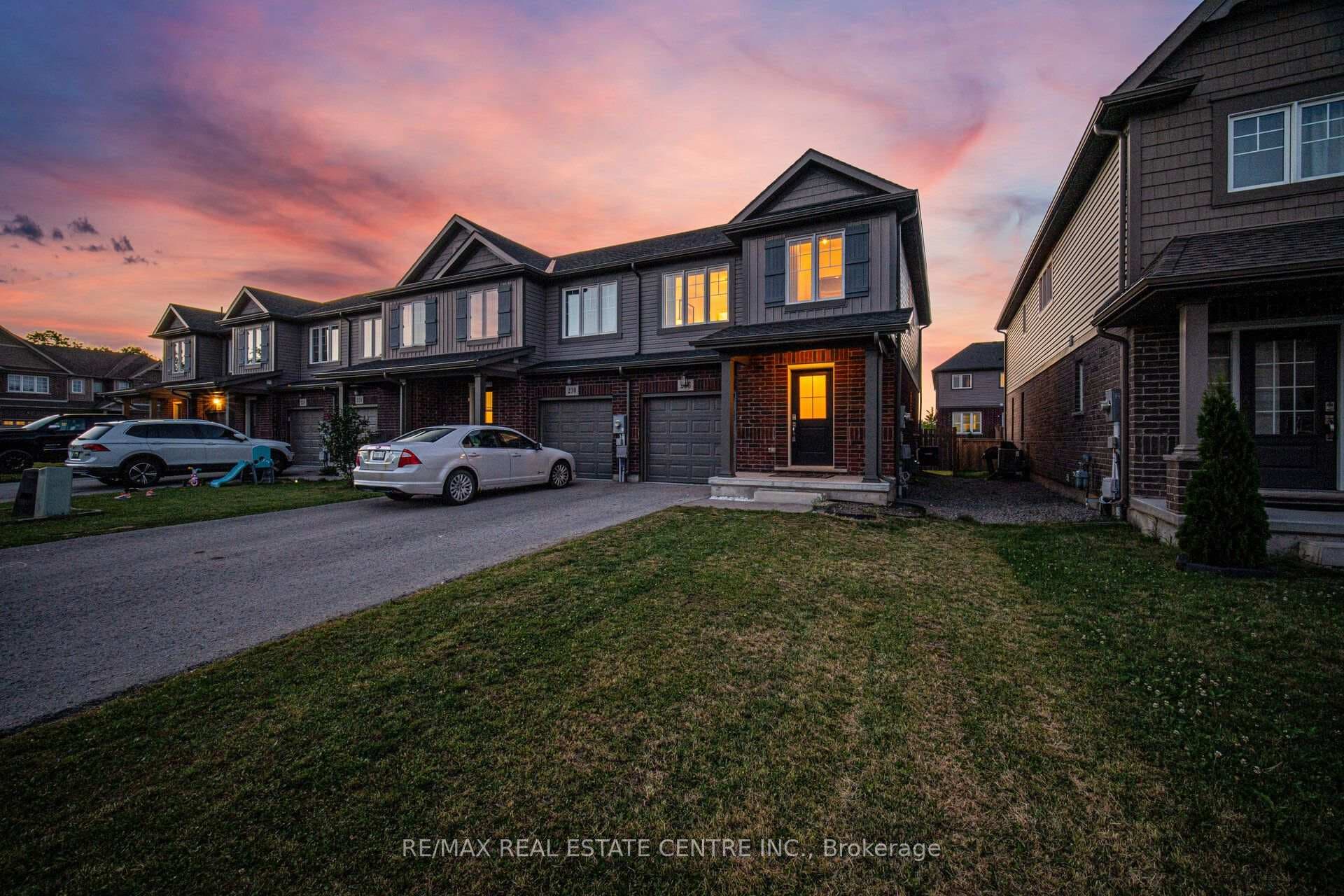 206 HERON Street photo 3