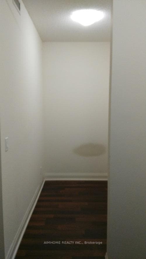 68 Canterbury Place Unit 806 photo 10