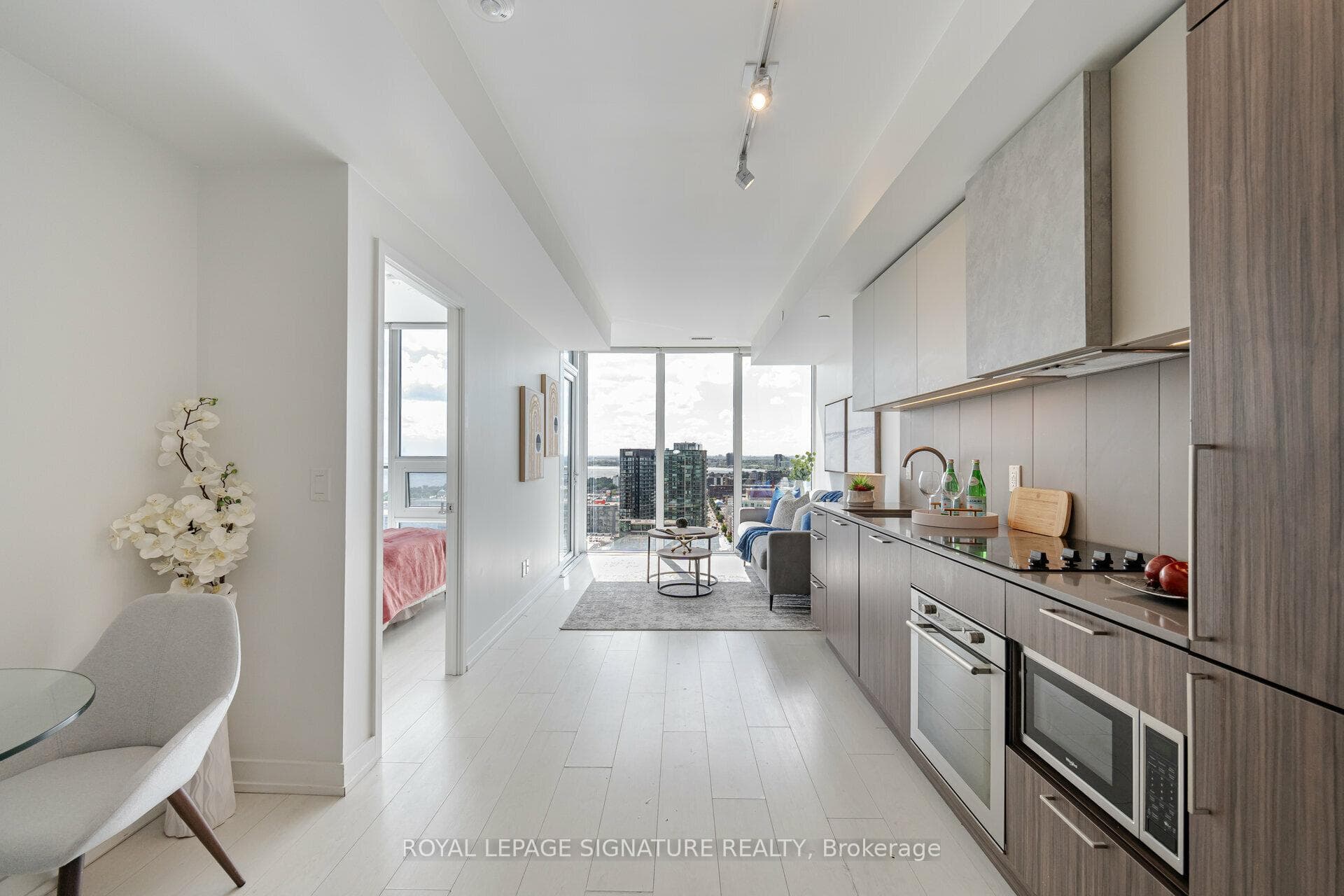 19 Western Battery Road Unit PH15 photo 8