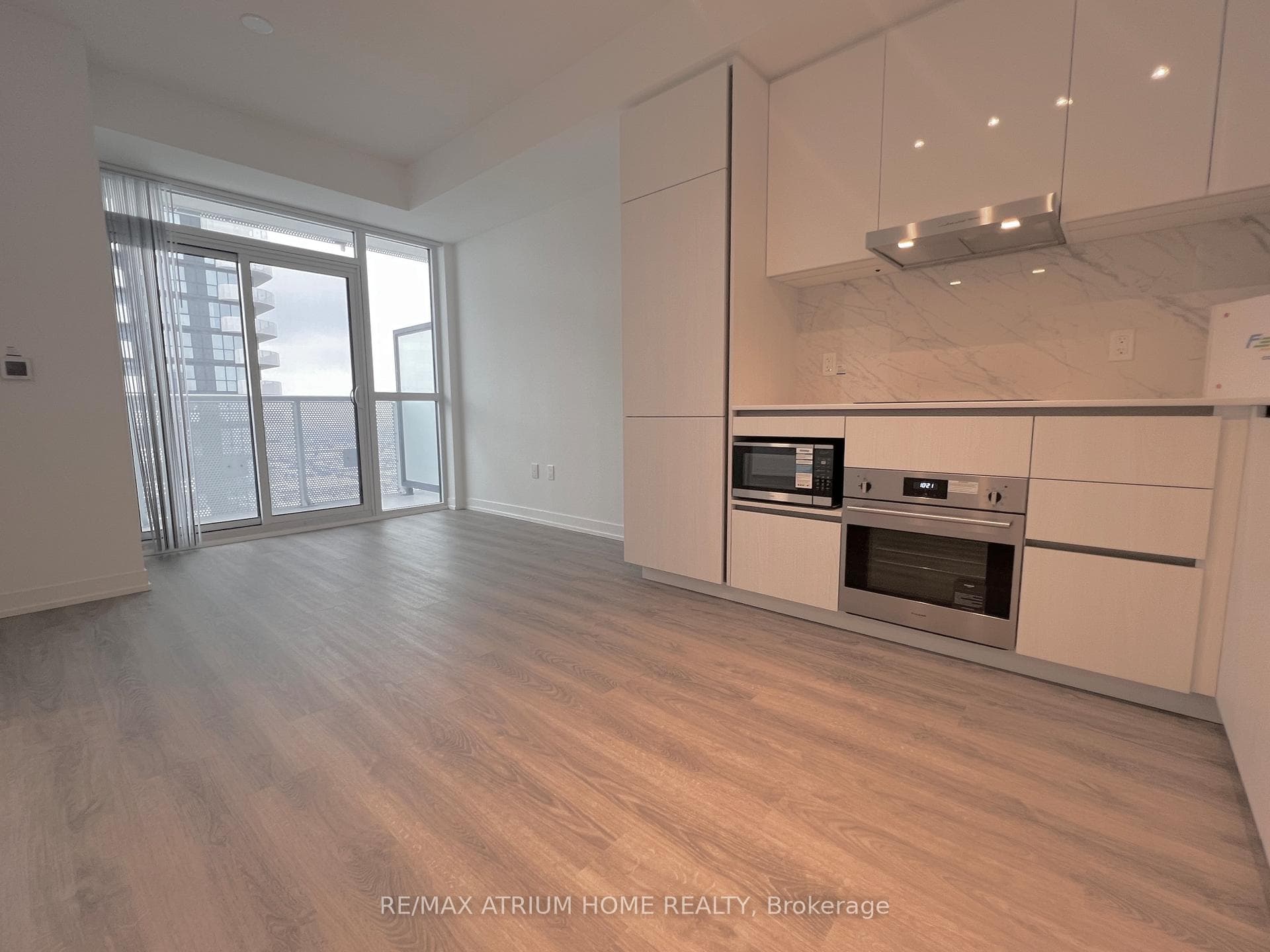 8 Interchange Way Unit 4815 photo 8
