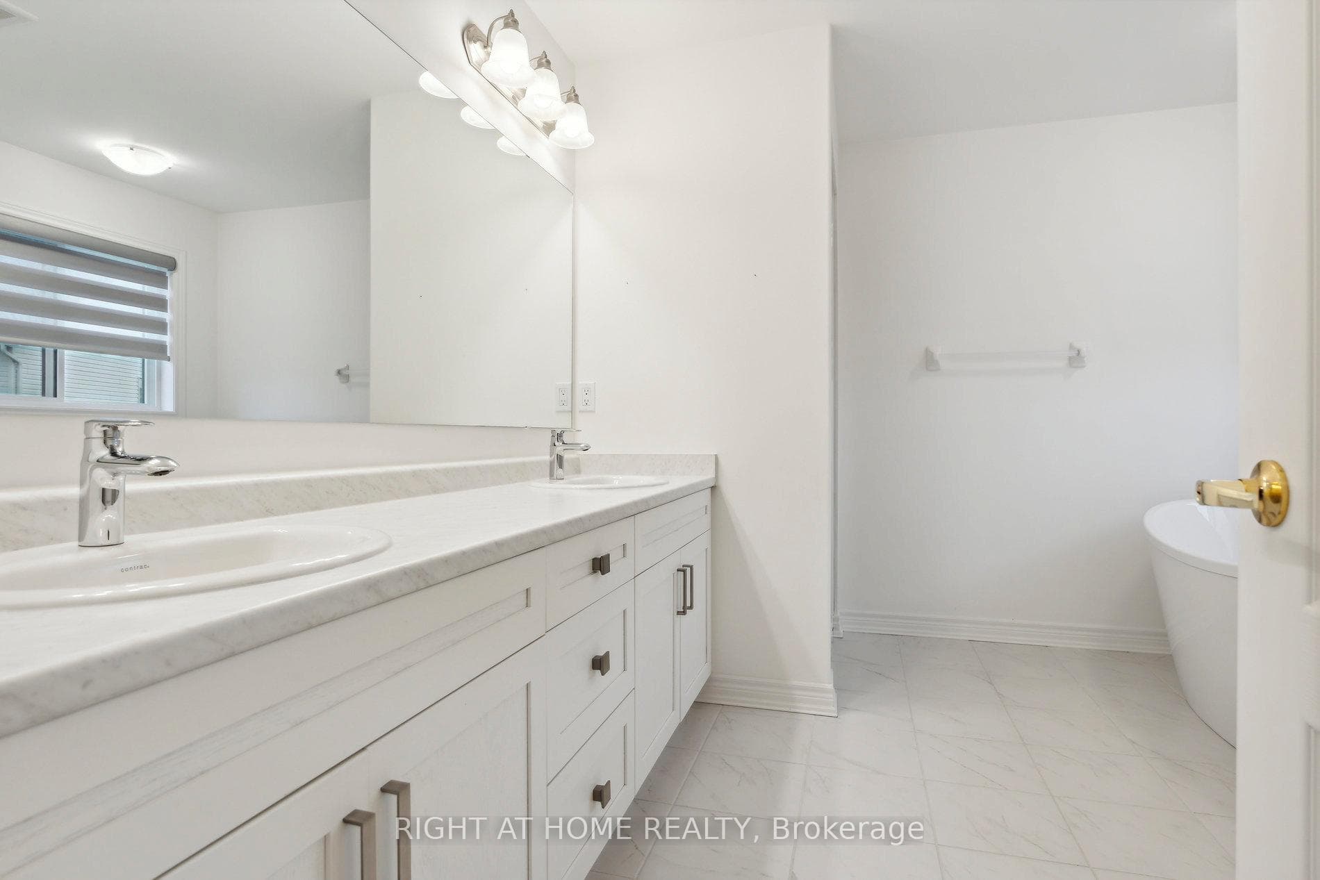 8 Rowland Street photo 27