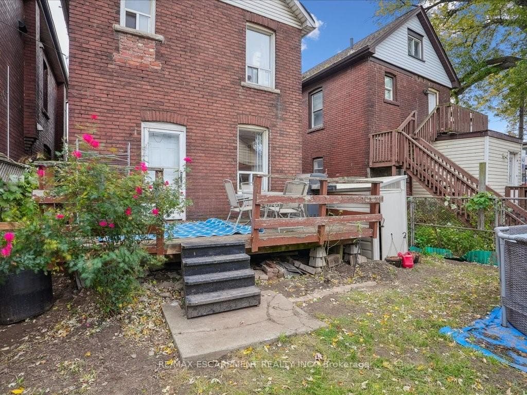 529 Wentworth Street photo 35