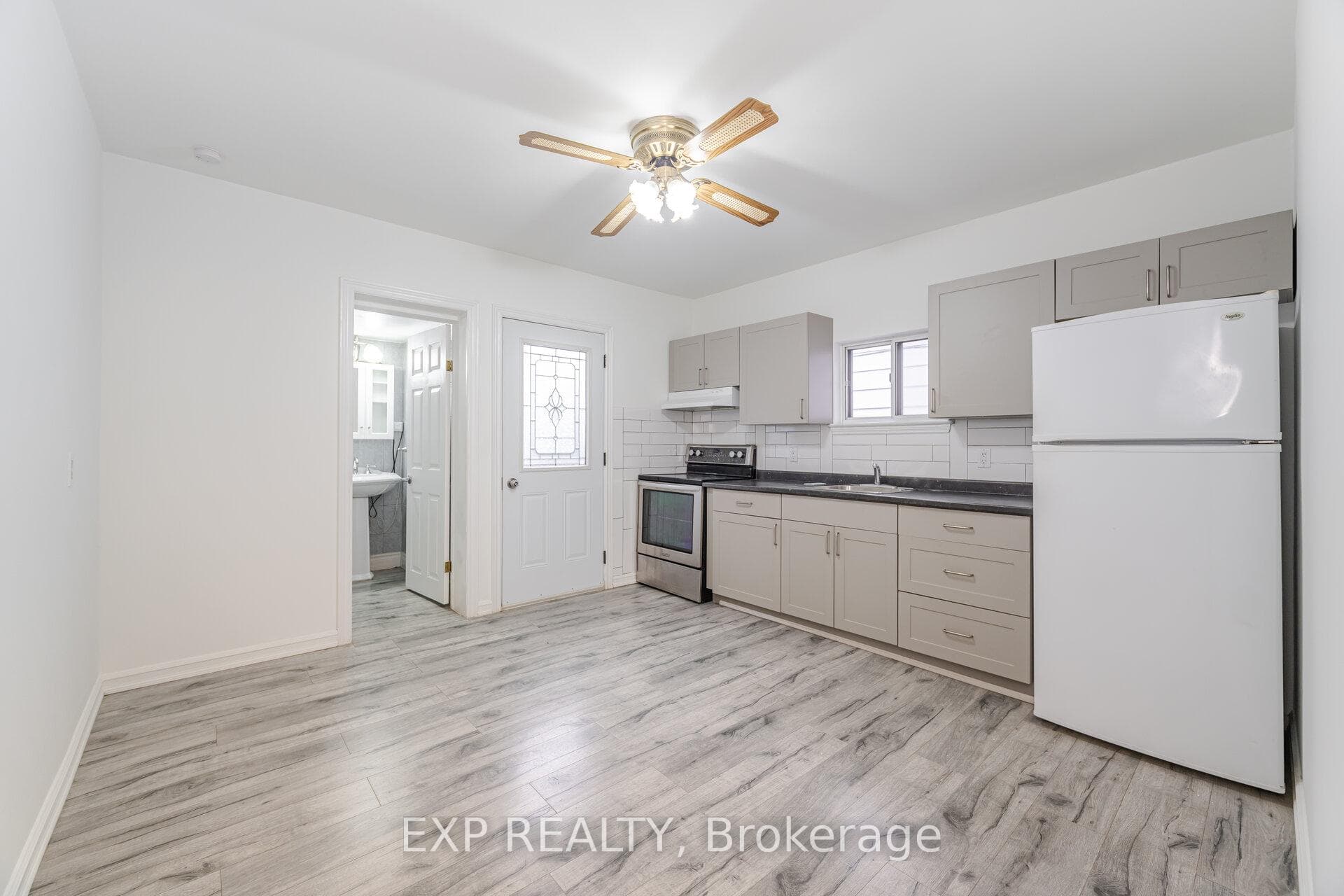 395 Crawford Street photo 11