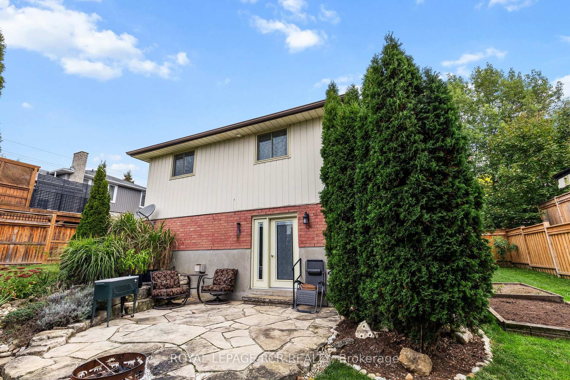 56 Wilson Crescent photo 28